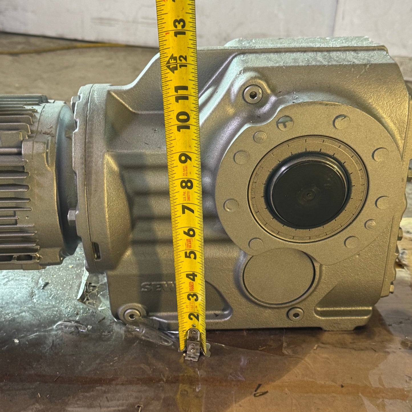 SEW Eurodrive Helical-Bevel Gearmotor 2 HP 46 RPM 460V - KA77 DRN90L4/AND8