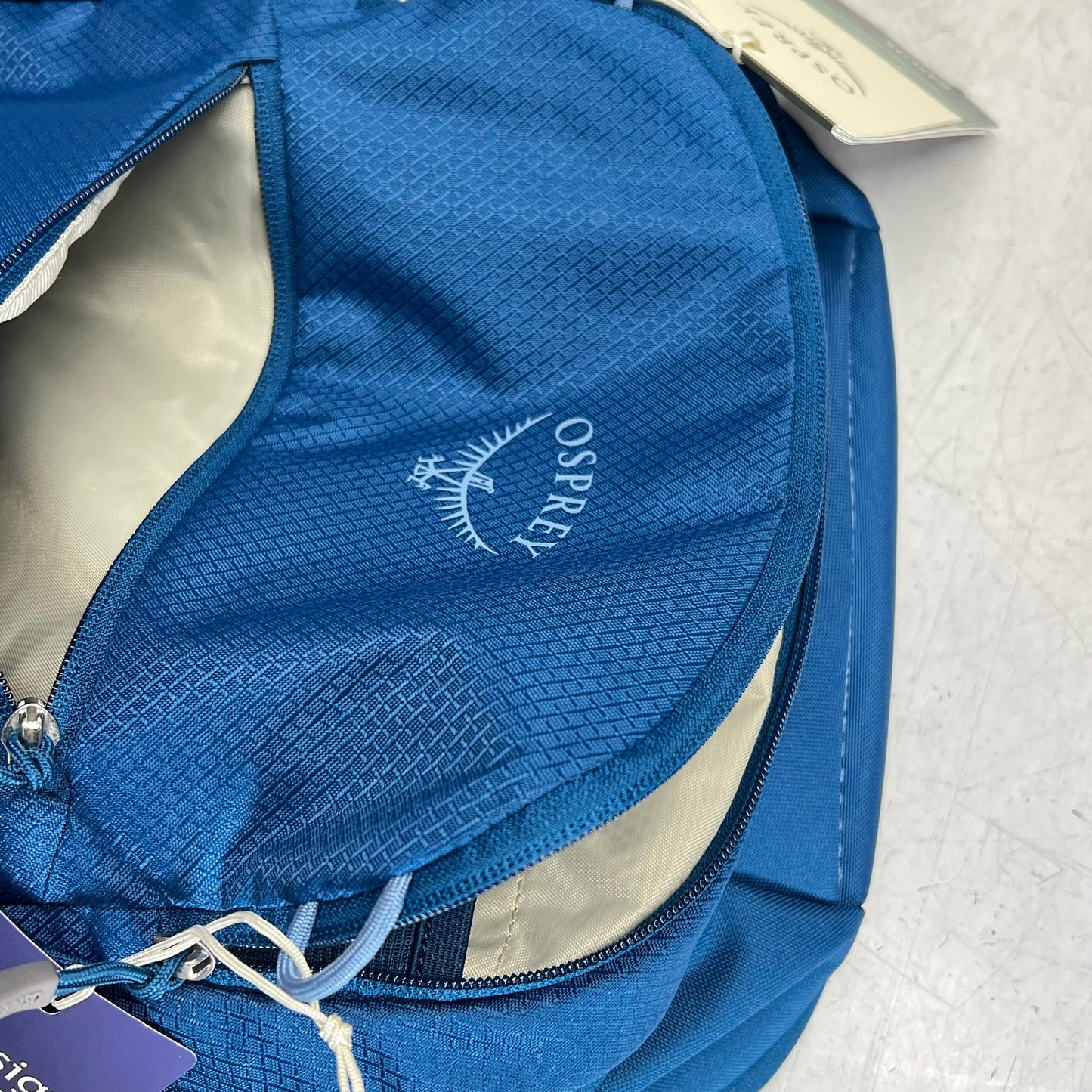 OSPREY Daylight Durable Expandable Travel Pack 26L Night Shift Blue 10006886