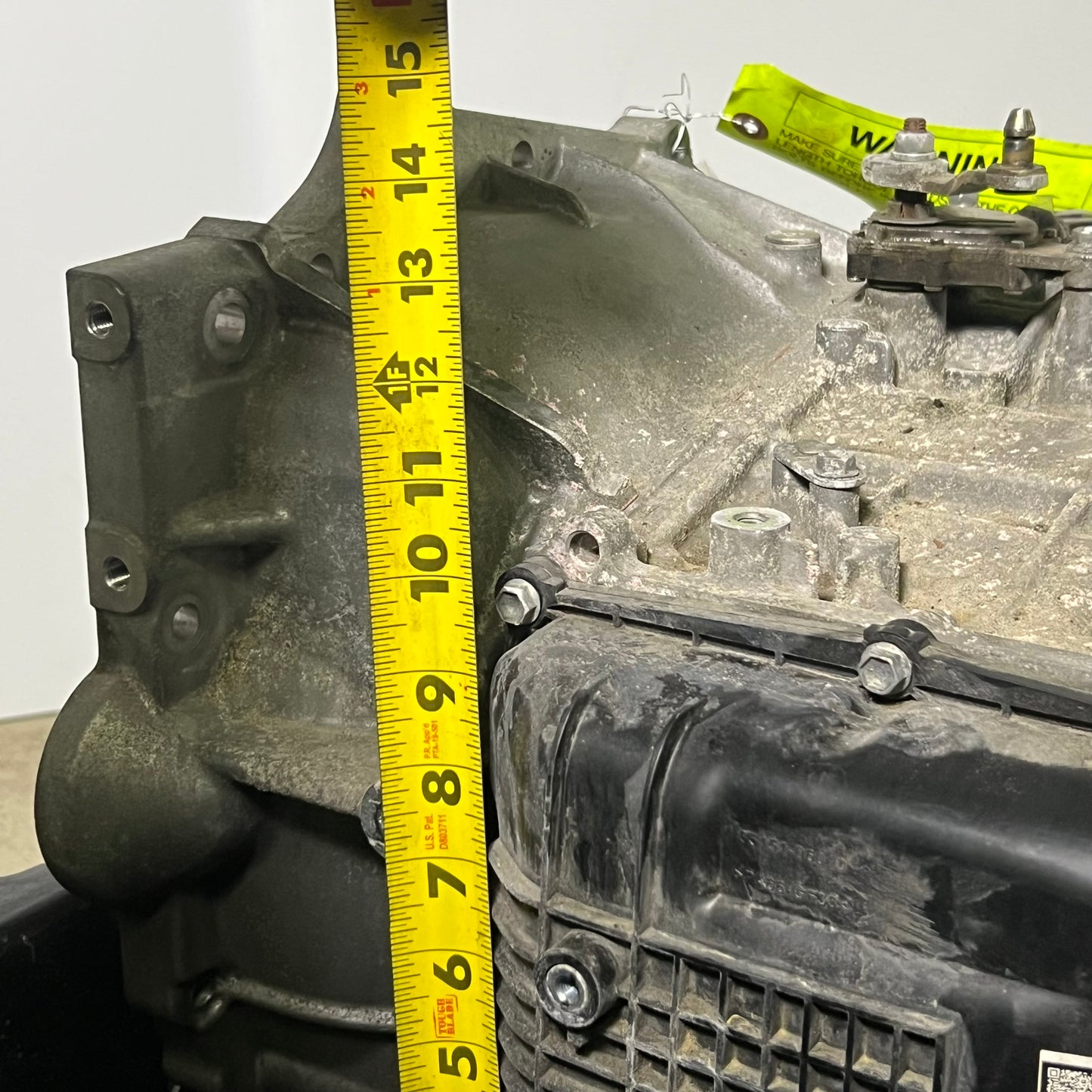 TOYOTA Automatic Transmission Sz 19" L x 15" W x 14" H 30510-0R080-84