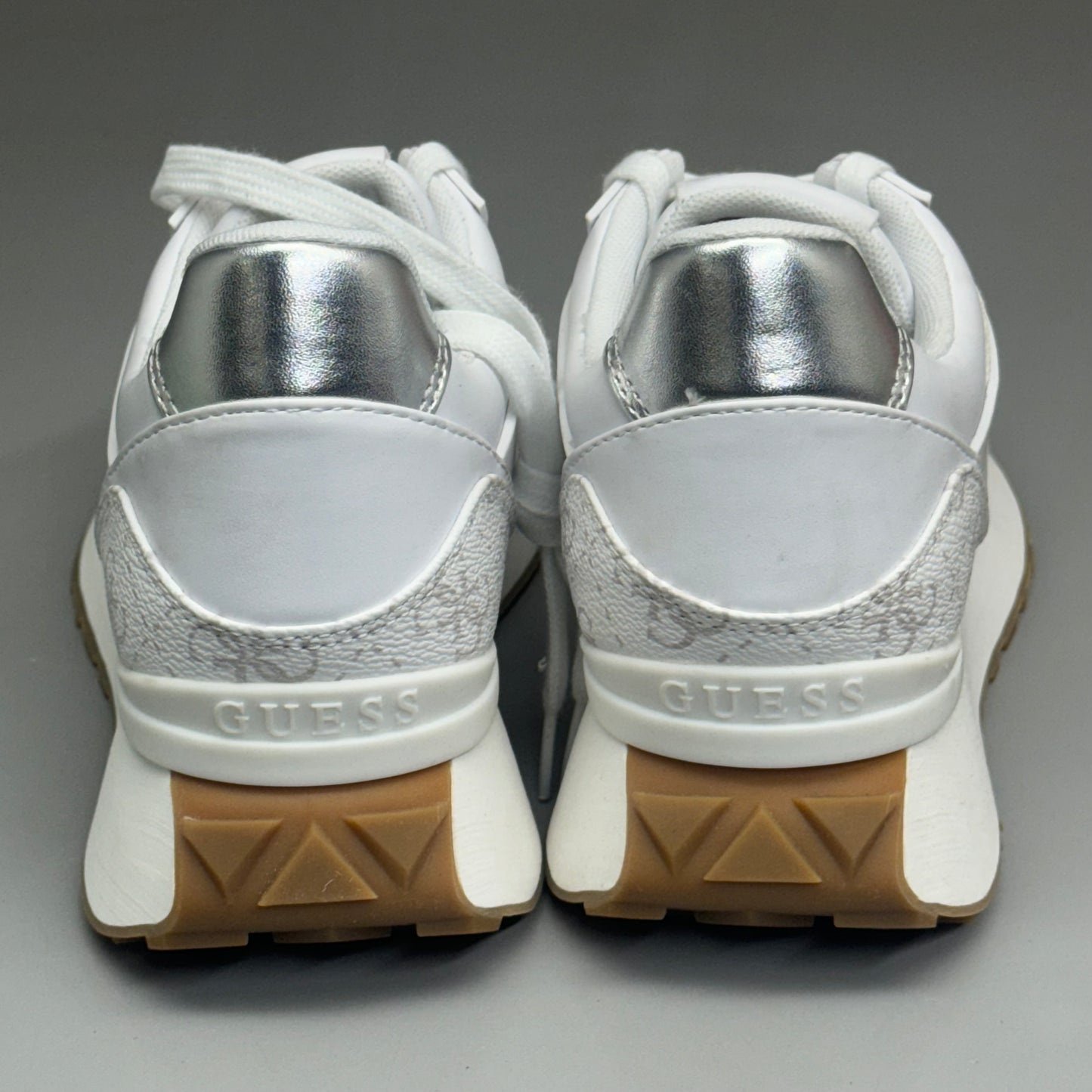 GUESS Luchia Los Angeles Shoes/ Sneakers Size: 9M, 7.5W White (New Other)