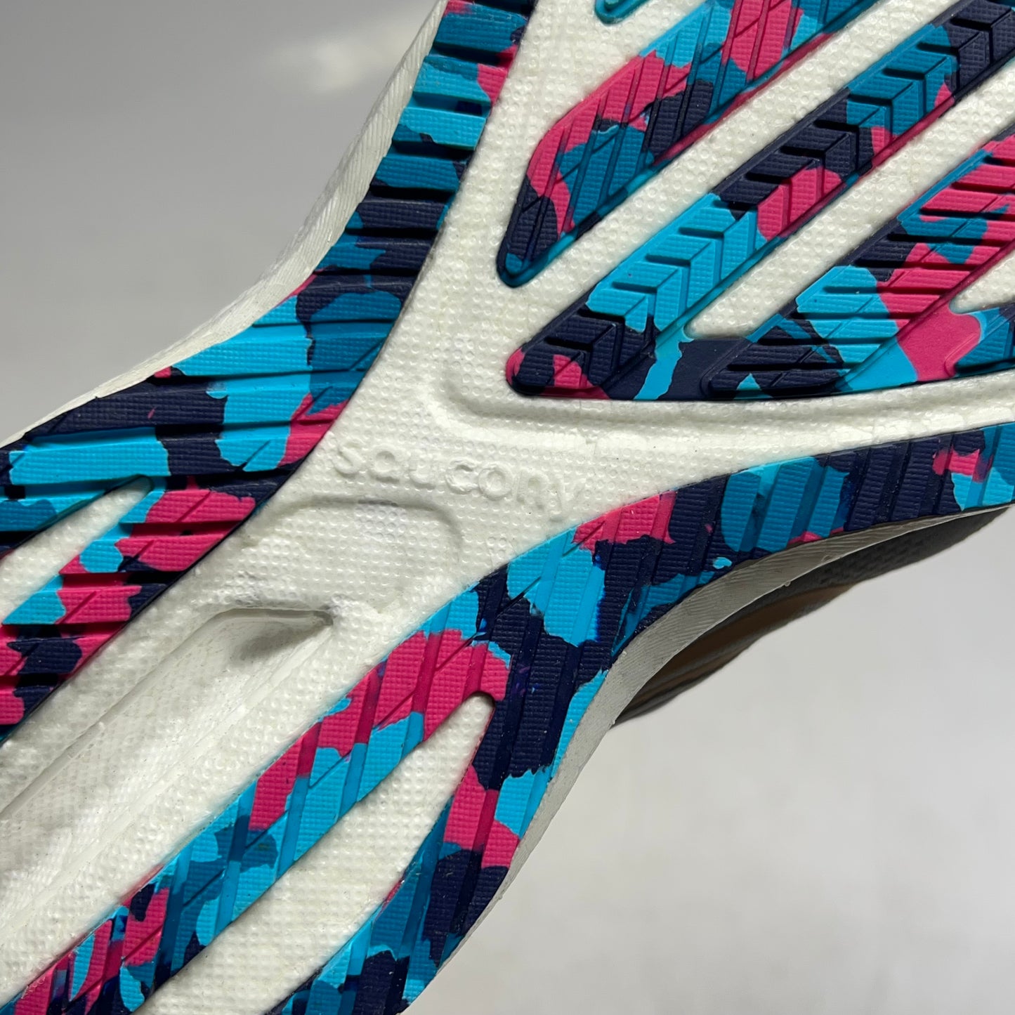 SAUCONY Triumph 20 Prospect Glass  Women's Sz 11 Multicolor S10759-40