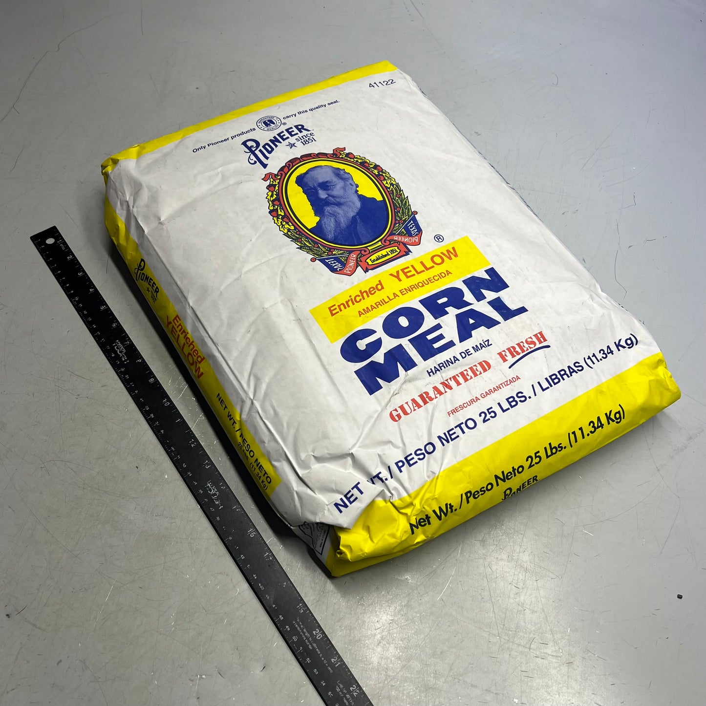 ZA@ PIONEER  Enriched Yellow Corn Meal Ingredient 25 lb Bag Yellow C