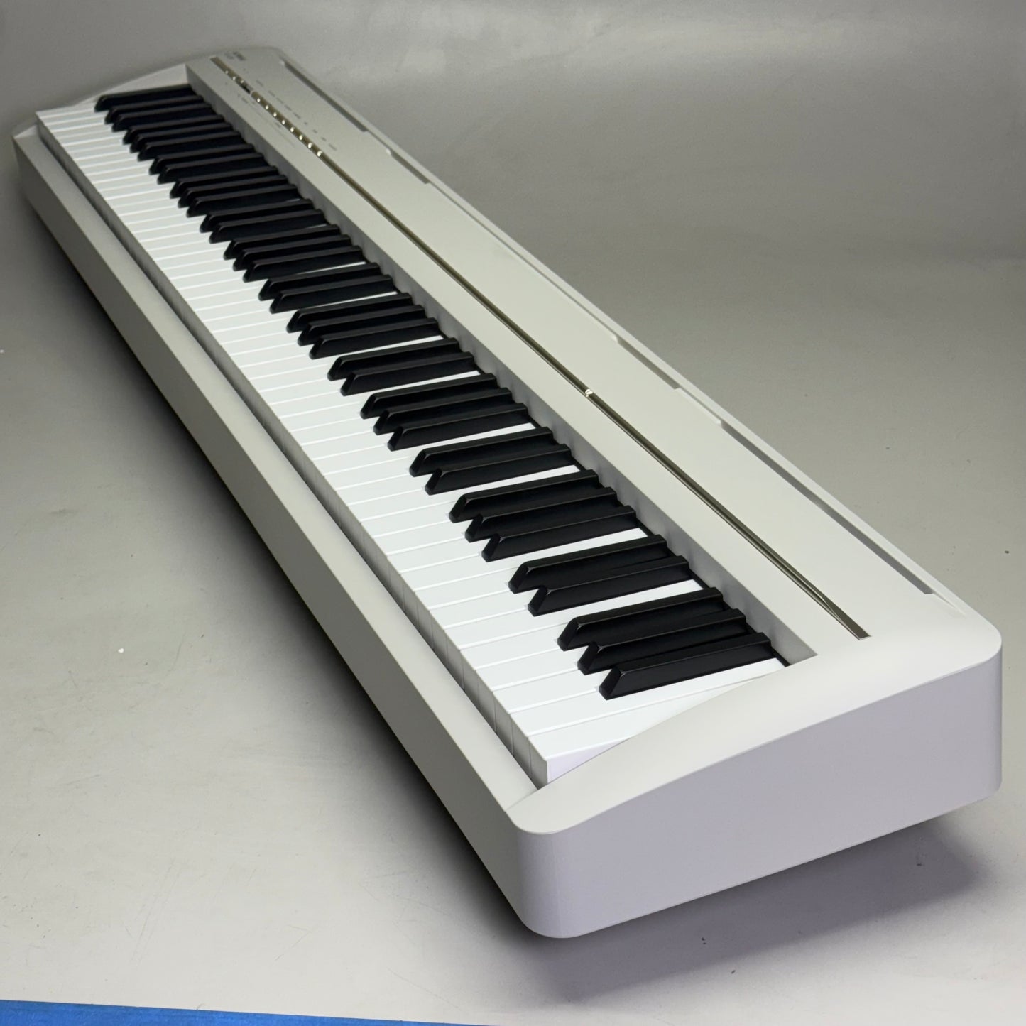 KAWAI Portable Digital Piano Sz 50” L x 10” W x 5.5” H Light Gray ES120