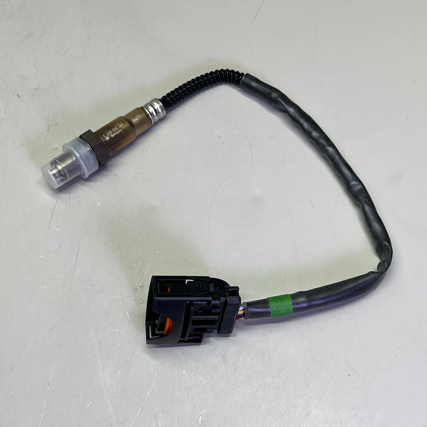 BOSCH Oxygen Sensor Thread Mounting Type Male Connect For Saturn Vehicles 16066