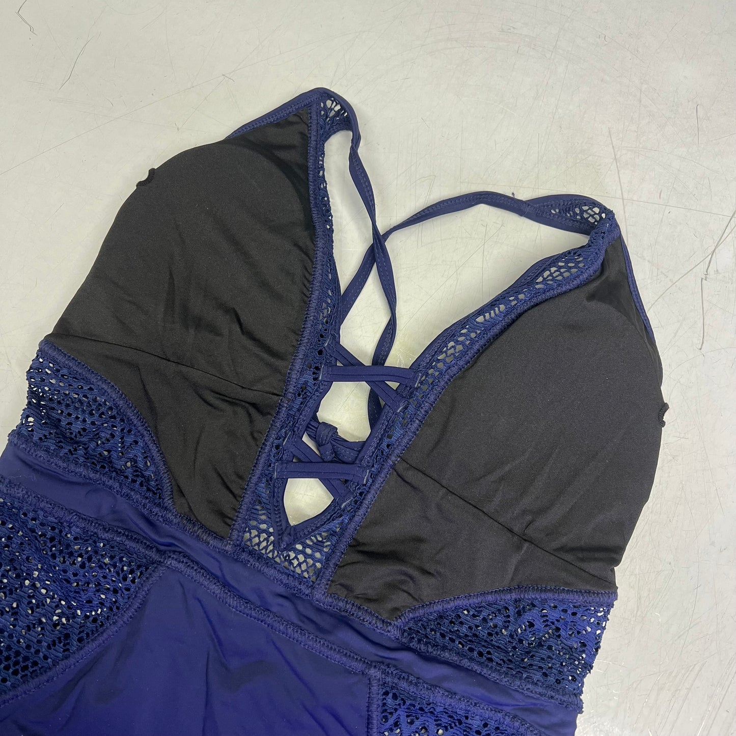 CHARMO Solid Cross Plunge Crochet One Piece Swimsuit Women's Sz M Dark Navy