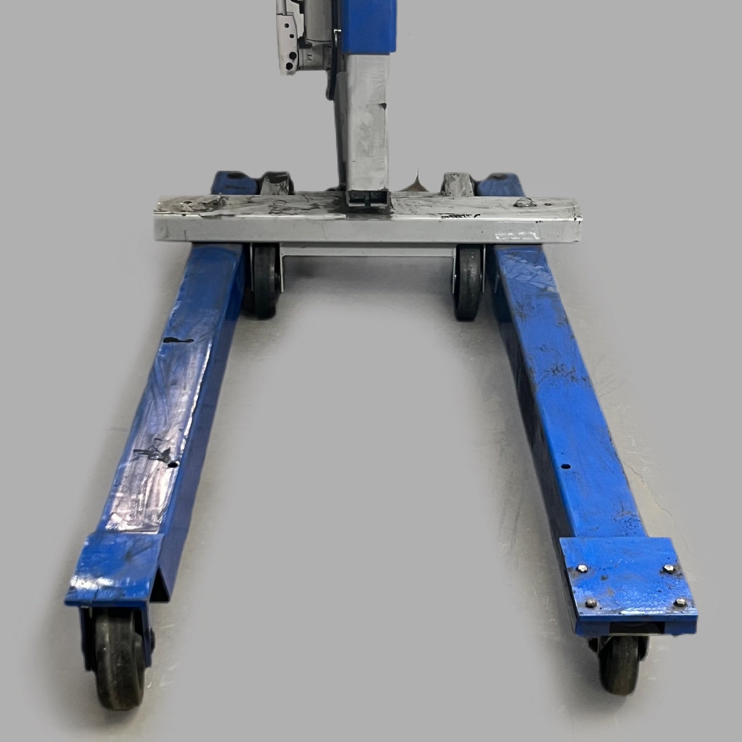 OTC Deluxe Floor Crane 1820 Capacity: 4,400 LBS Blue/Grey (AS-IS, Dirty)