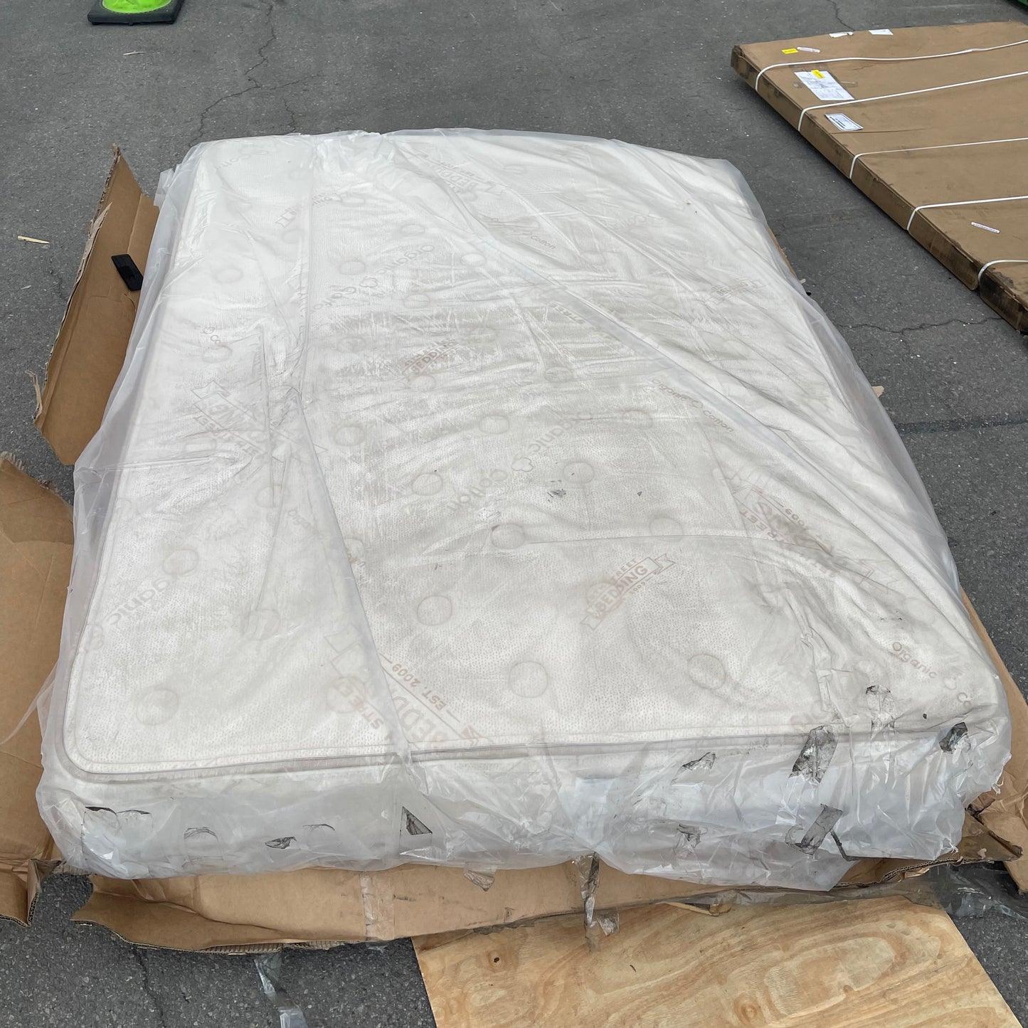 ZA@ Pallet of 45TH STREET BEDDING  Organic Cotton Mattress 82”x61” (AS-IS)