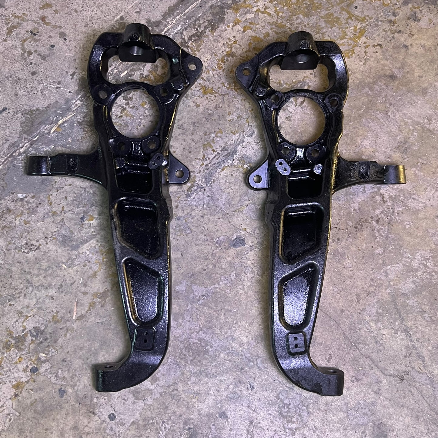 PROCOMP 2 Pcs Front Left Right Suspension Steering Knuckle GM1500 51071B-2