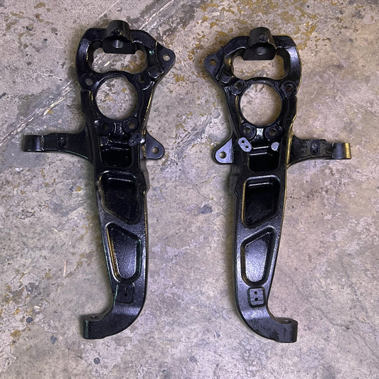 PROCOMP 2 Pcs Front Left Right Suspension Steering Knuckle GM1500 51071B-2