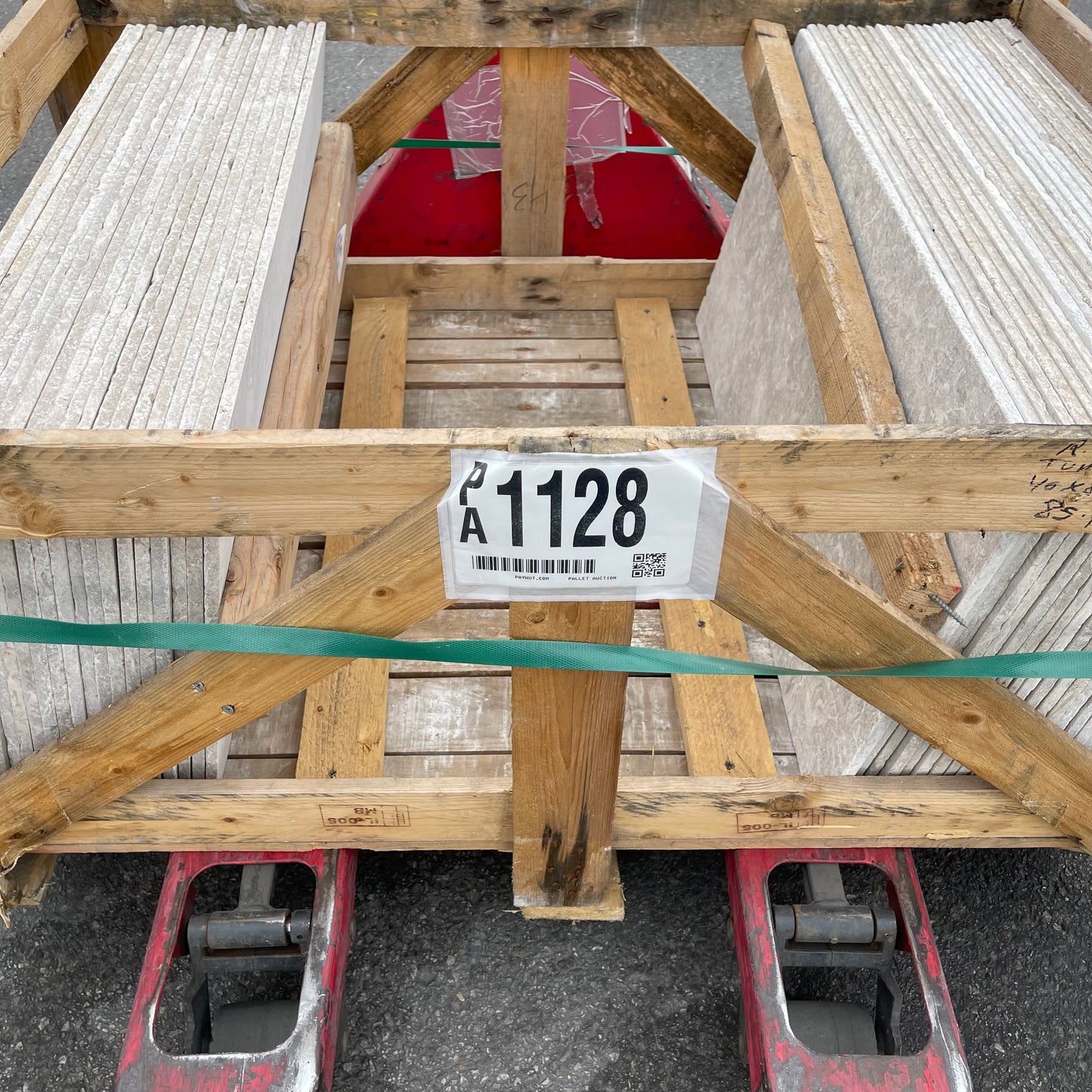 Z@ (43 PACK) Tile 32”x15.75” Light Grey 1,806 sq ft Total (AS-IS)