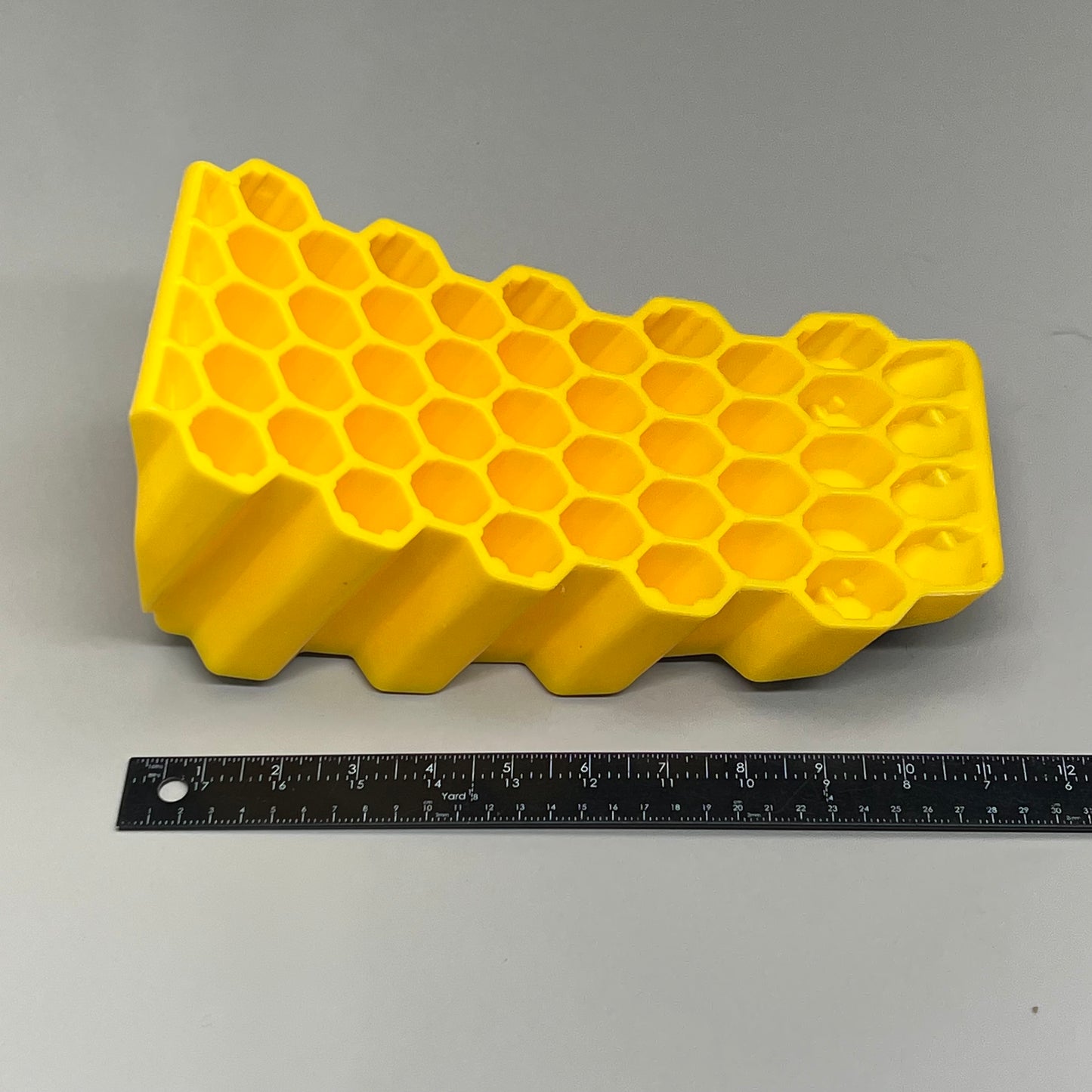 CAMCO Curved Leveler and Chock Rubber Honeycomb Adds up to 4" in Length 44423