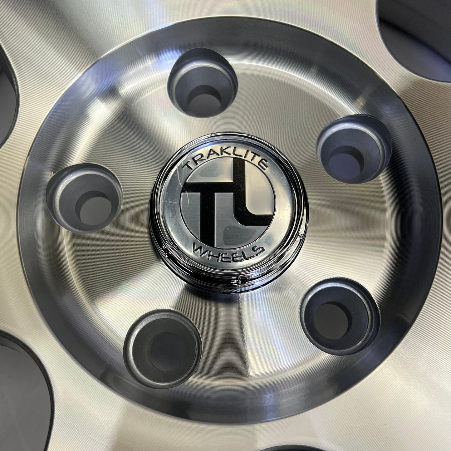 TRAKLITE Alloy Aluminum Aftermarket Wheel 18x8.0-5*114.3 Bolt Pattern Ms 657-4