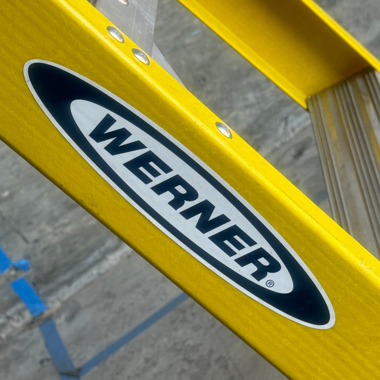 WERNER Fiberglass Single-Sided 6' Step Ladder w/ 375 lb Capacity Yellow 6306