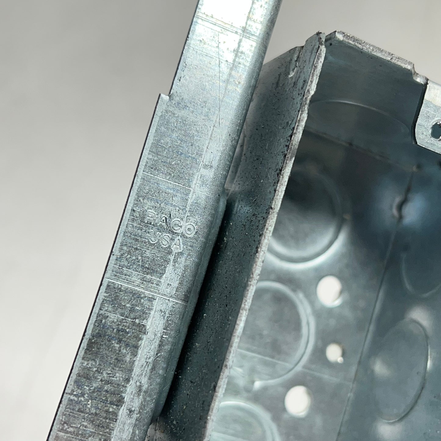 HUBBEL RACO Handy Box Pre-galvanized Steel 2-1/8" Deep - 4"x2" Silver 671