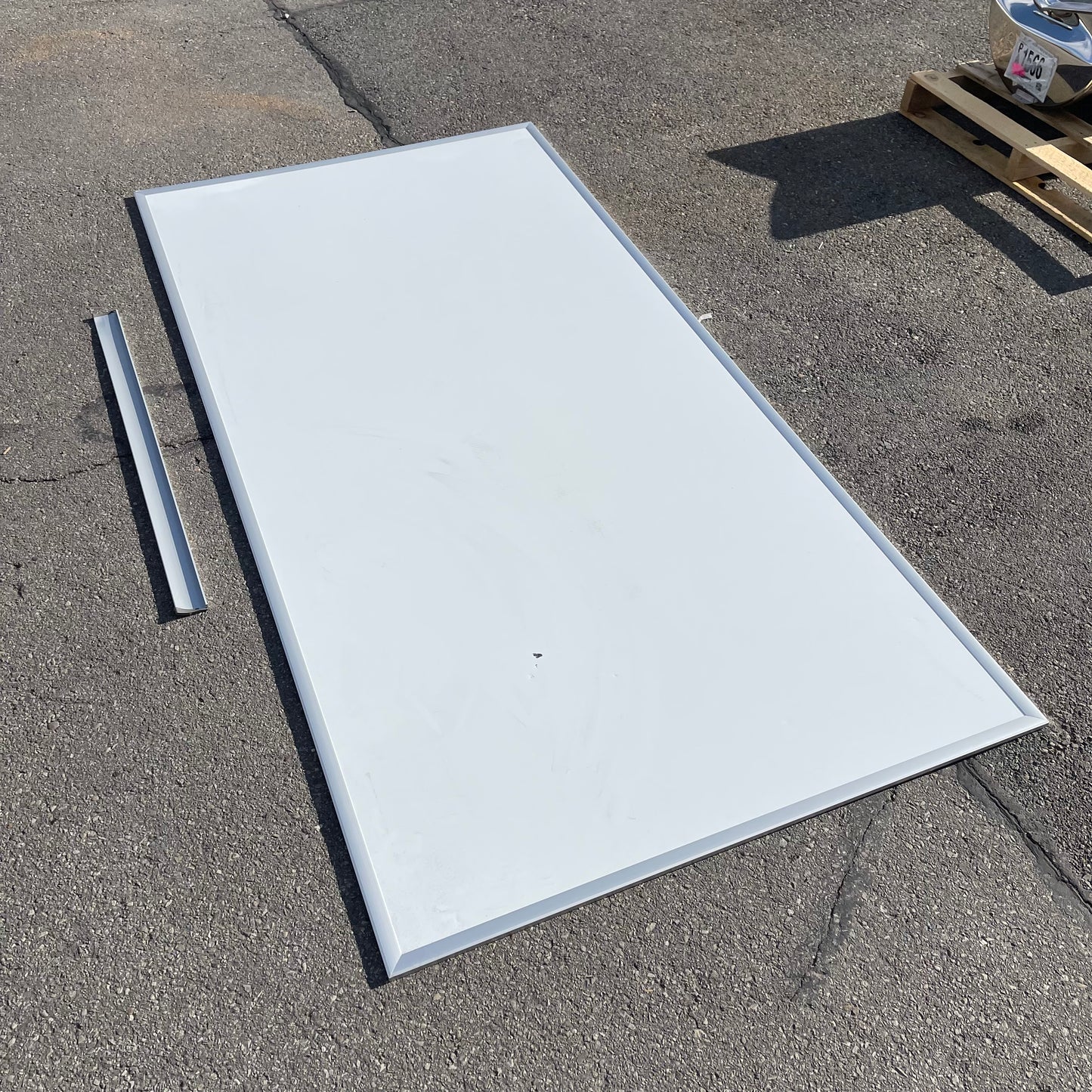ZA@ Pallet of MIXED Whiteboard 8’ x 4’ (AS-IS)