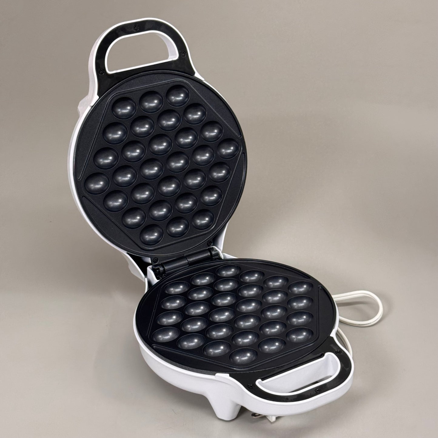 MASTER CHEF Bubble Waffle Maker Non-Stick Coating 12" x 9.5" White MTF-BWW-696