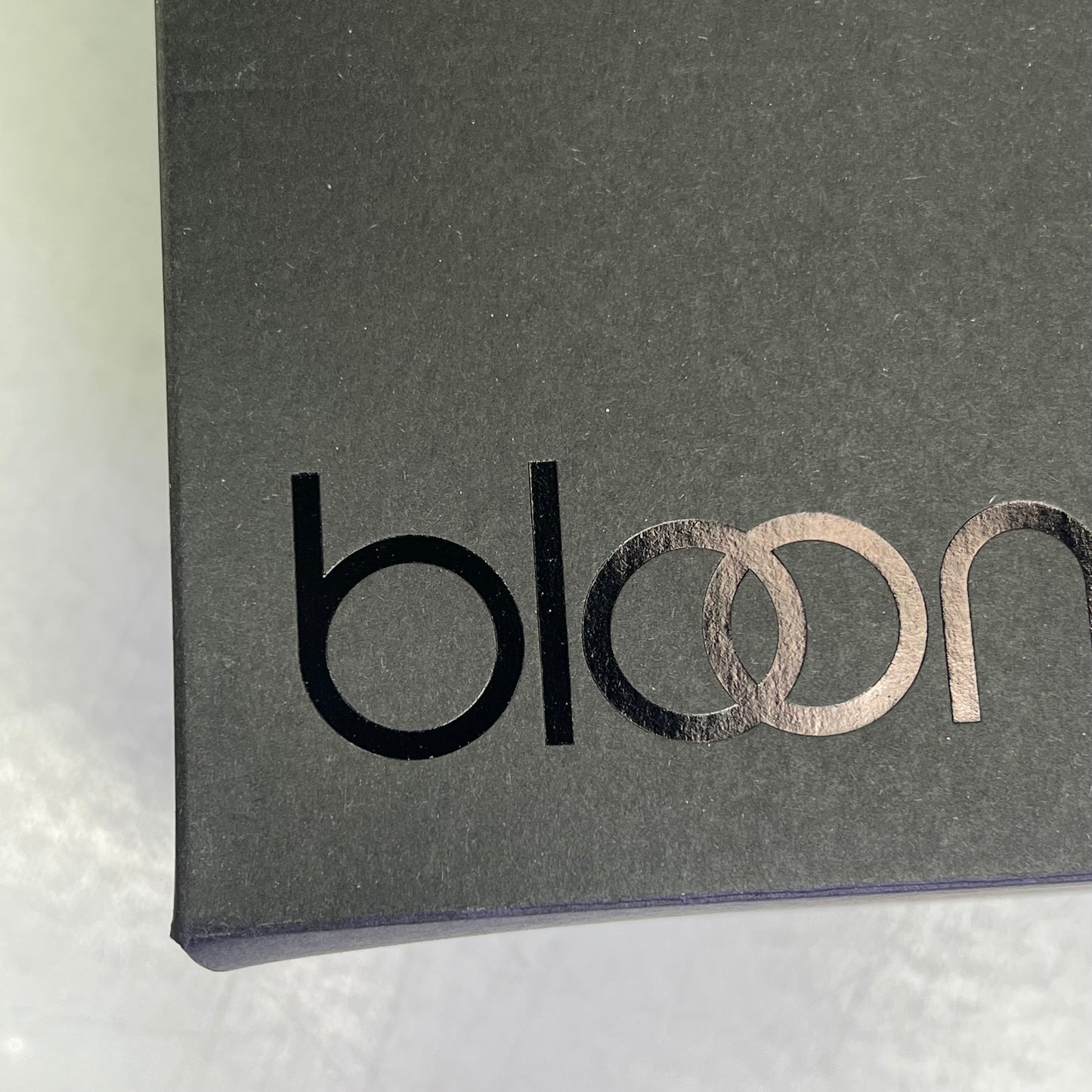 BLOOMINGDALE'S Chic Folding Gift Box 12"x12"x 6" Shiny / Matte Black