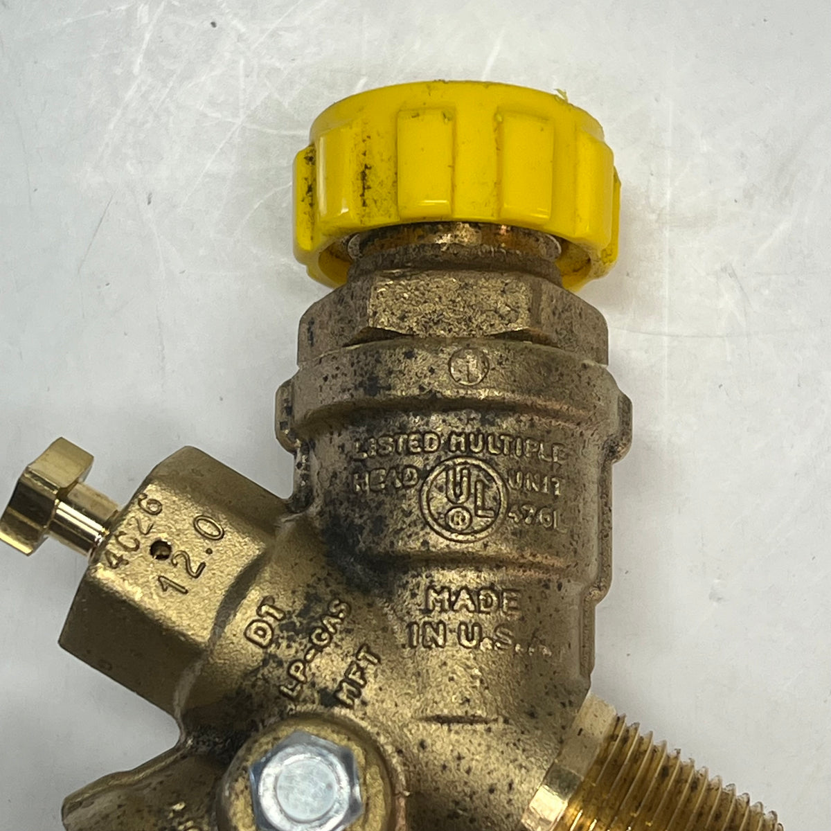 RAGO Propane Tank Replacement Multivalve  3/4" mnpt thread 15"L Brass 7556R