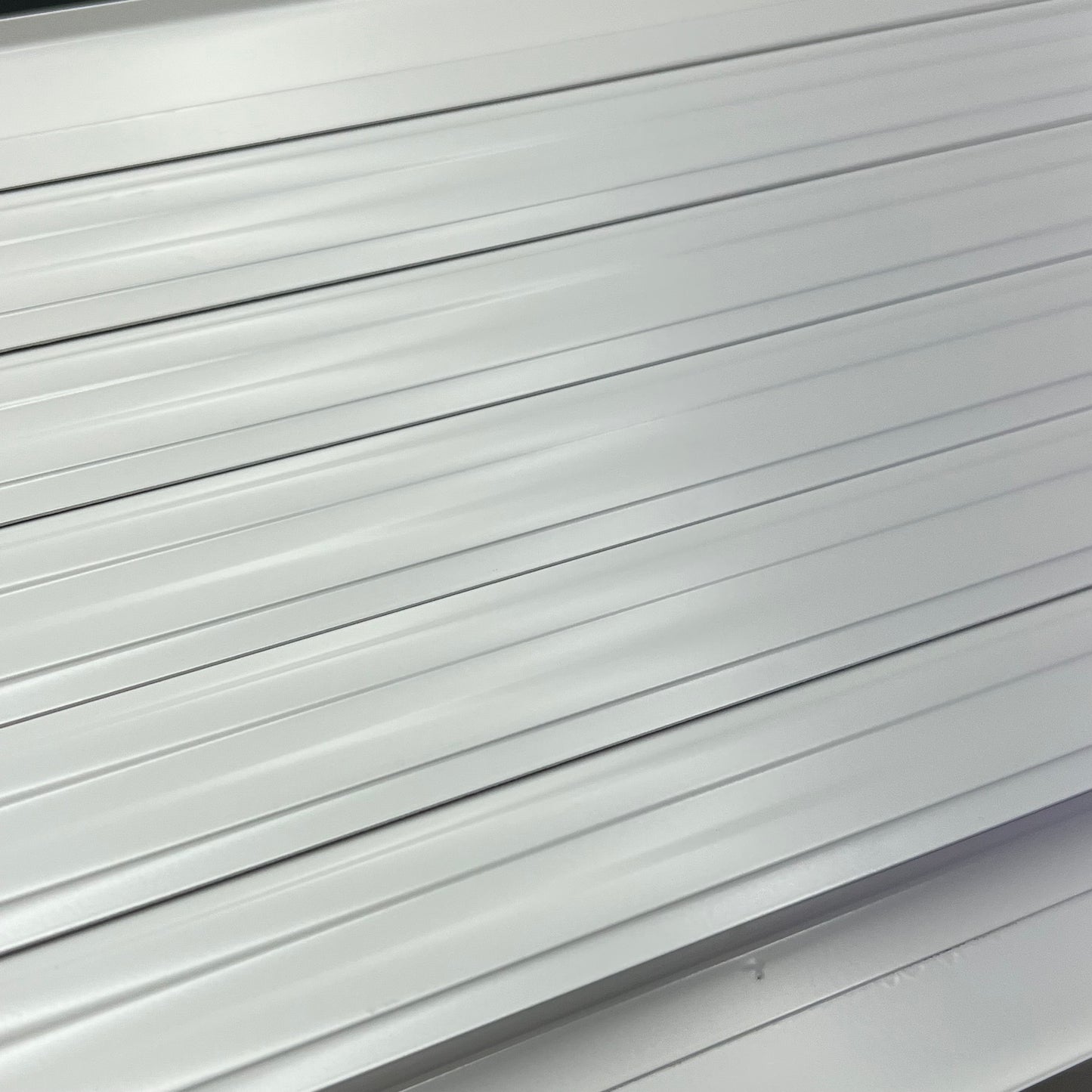 HART & COOLEY (2 PACK) Air Vent Interlocking Valve 14"x6" White 703925 683M