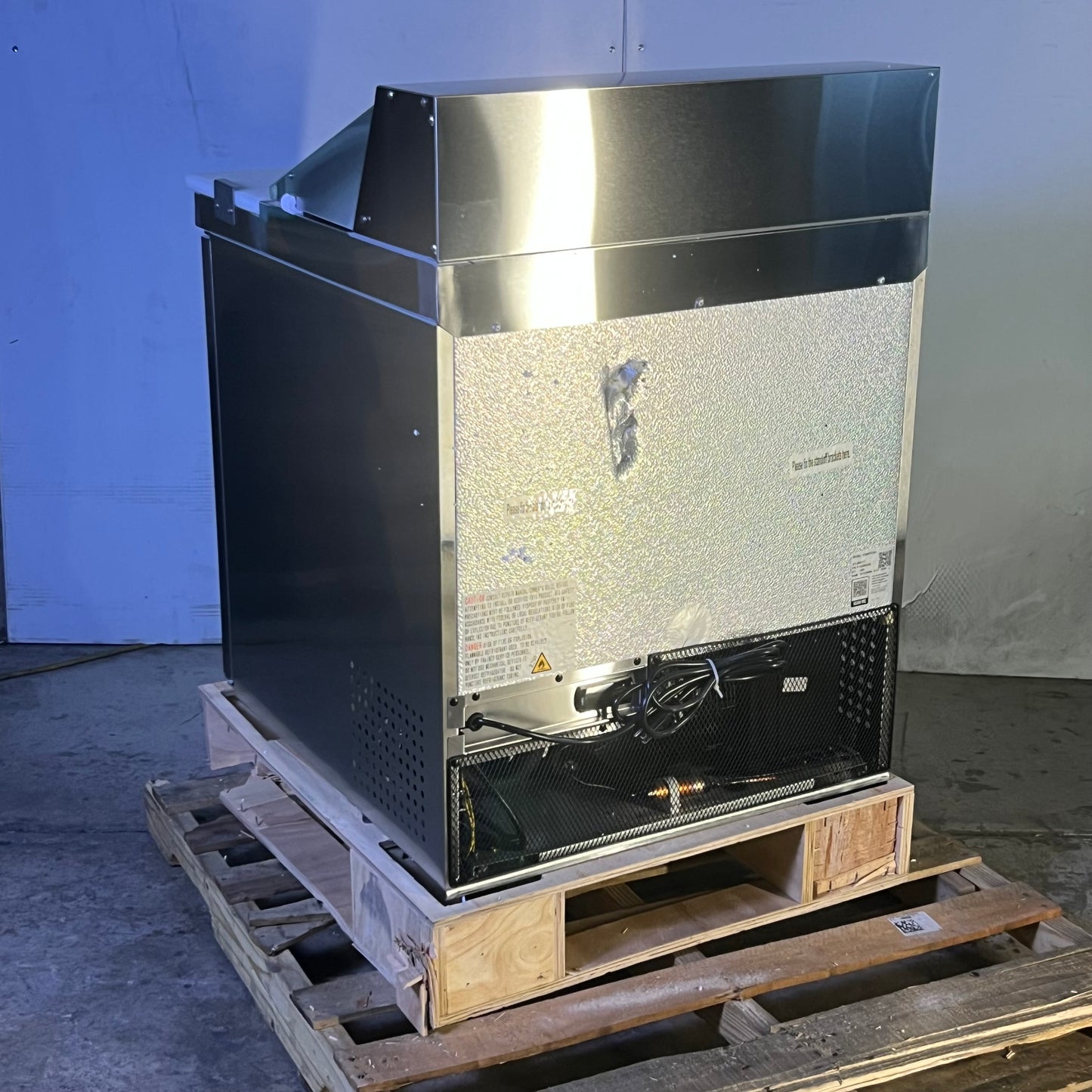 ZA@ AVANTCO 27" 1 Door Refrigerated Sandwich Prep Table 178APT27HC (New Other, Minor Damage)