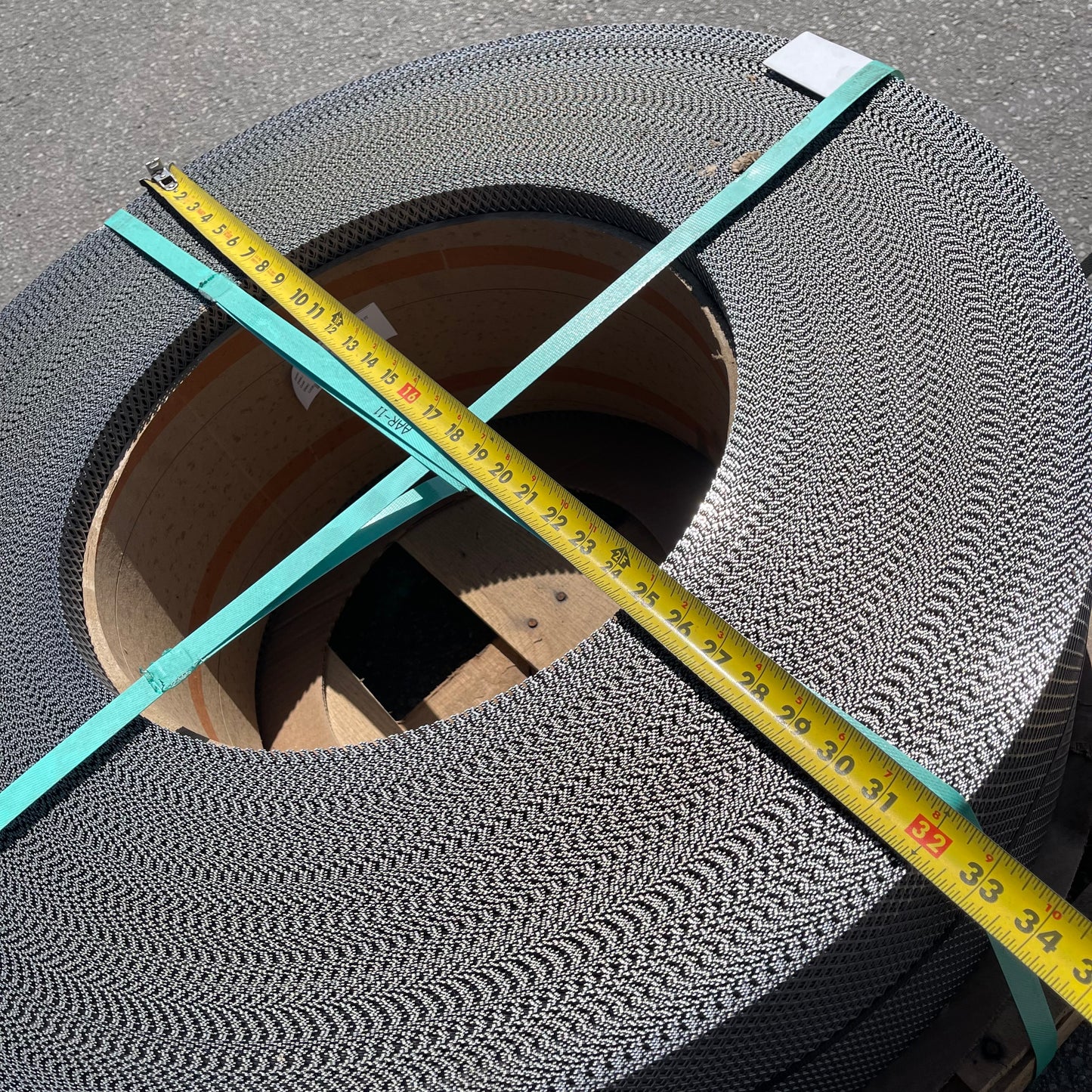 ZA@ Pallet of METALEX Expanded Metal Mesh Roll for Machine Guards, Filters, Sunshades, Fencing, etc. 10” W Steel (AS-IS)