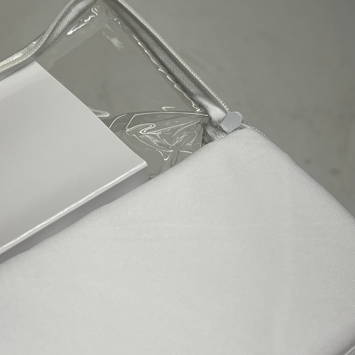JT EATON Lock Up Box Spring Encasement Prevents Bed Bugs Queen White 80QUBOX