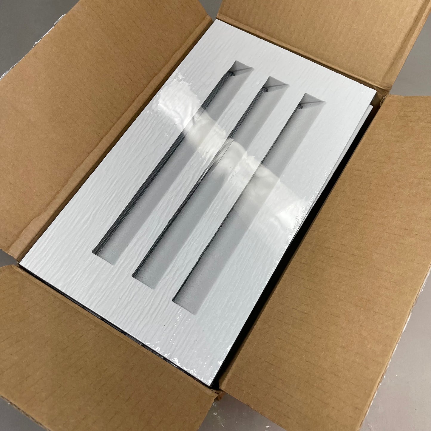 PORTLANDPRODUCTS (10 PACK) Rustic House Vent O/D 9.25" x 16" with 1" x 12" Slots Arctic White AWR408HV