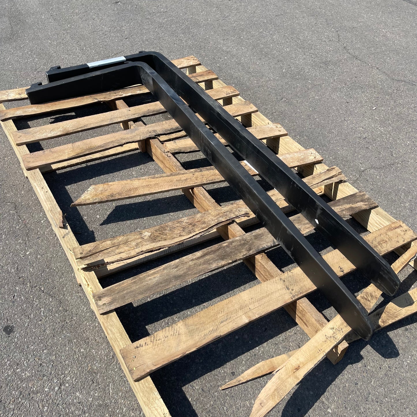 Z@ UNBRANDED Heavy-duty Forklift Forks 62”x4" (Used, Like New)