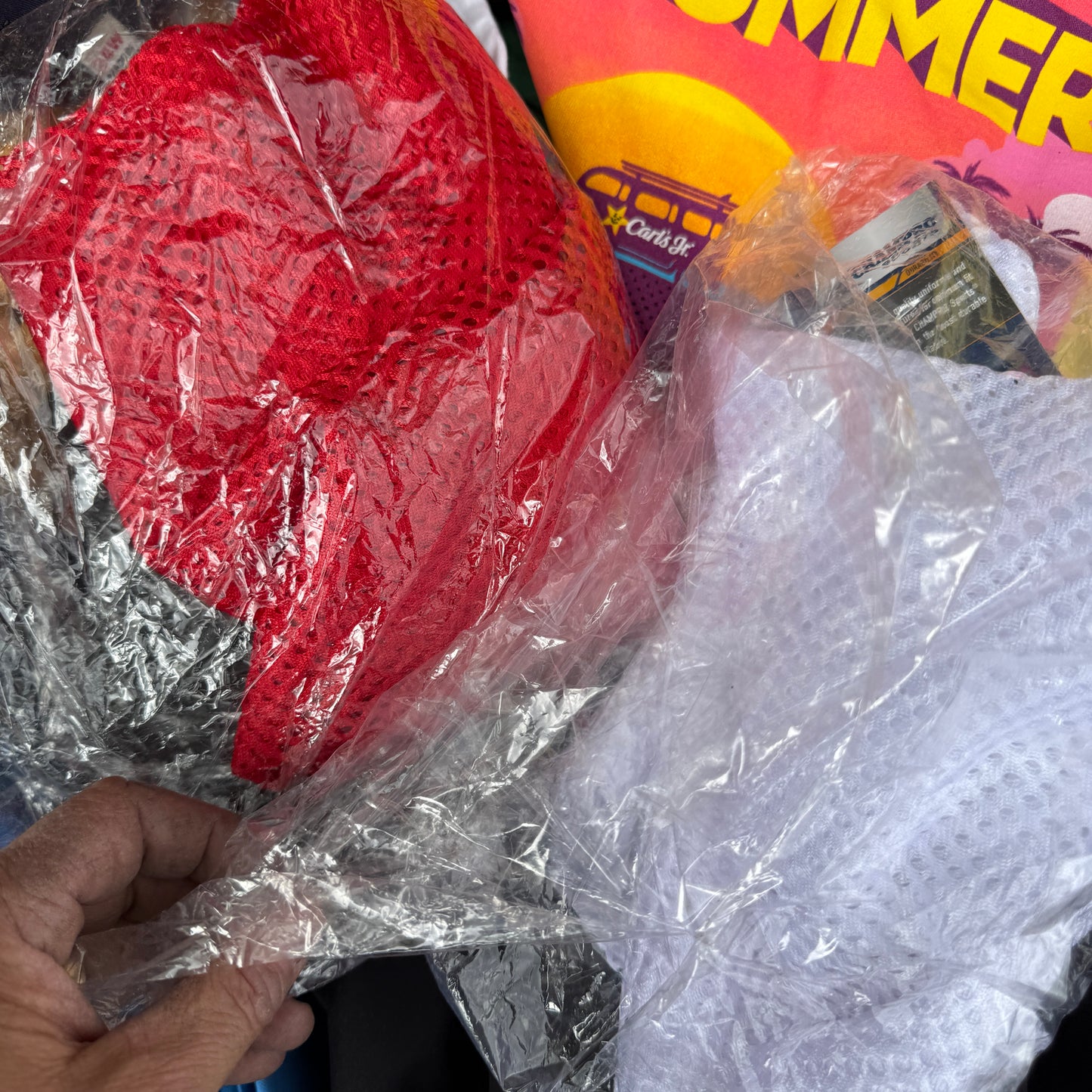 ZA@ Pallet of MIXED 100’s Of Men’s & Women’s Clothing