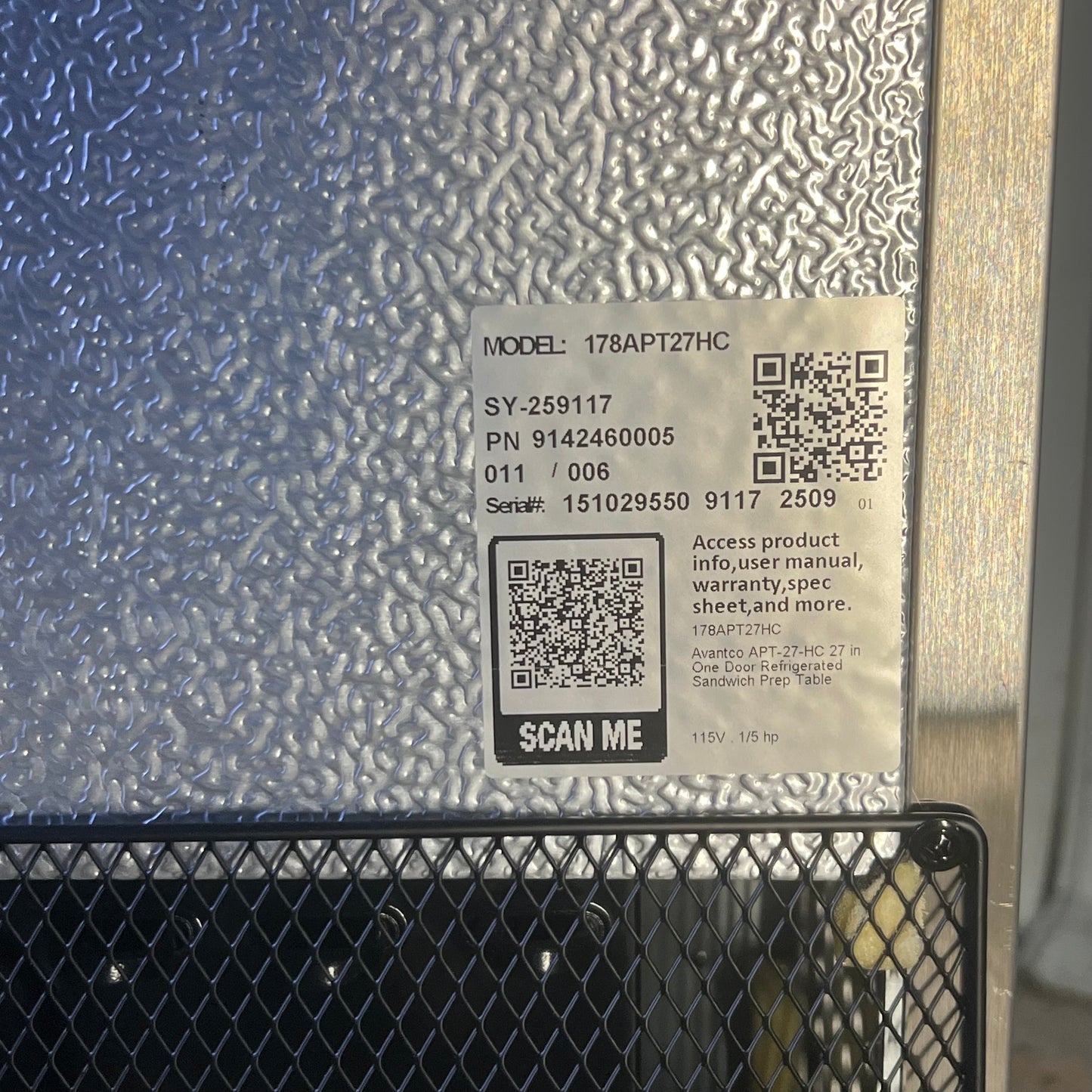 ZA@ AVANTCO 27" 1 Door Refrigerated Sandwich Prep Table 178APT27HC (New Other, Minor Damage)