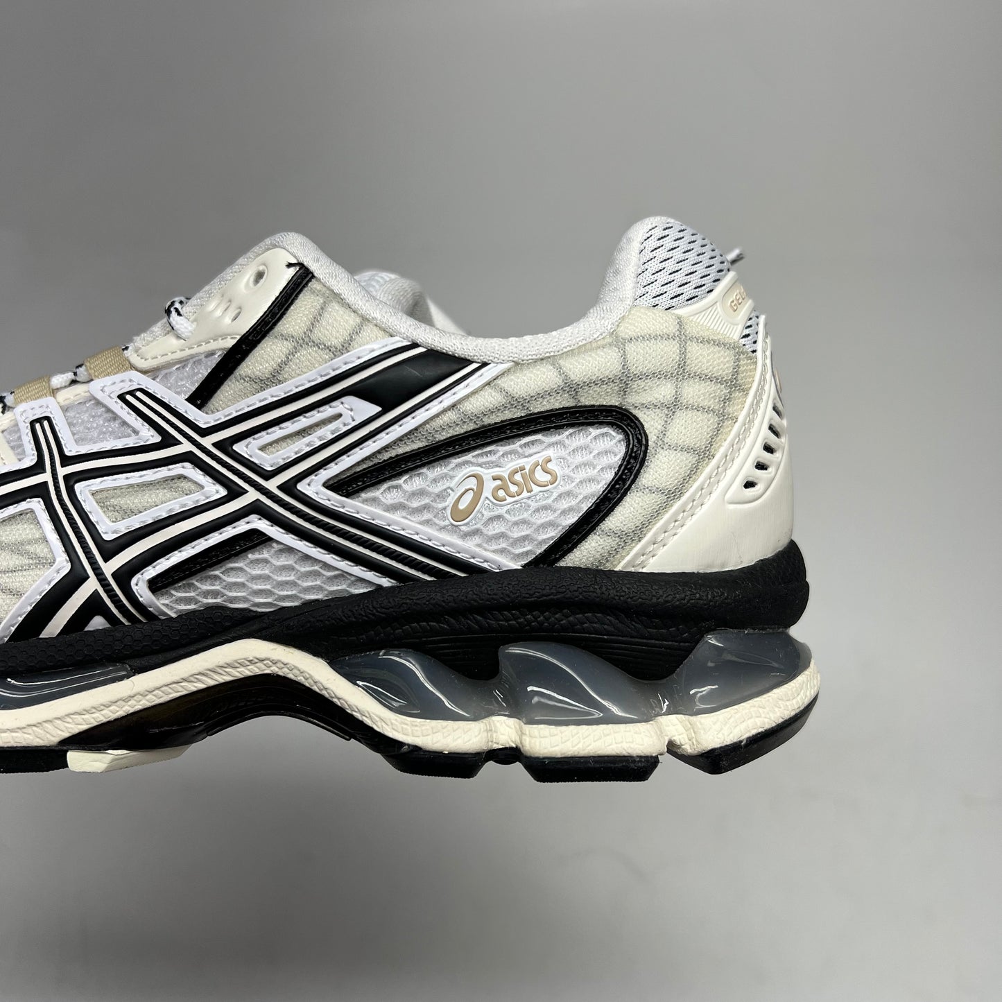 ASICS Gel Nimbus Eva Foam Sneaker M Sz 7.5 W Sz 9 White/Ivory 1203A543-108