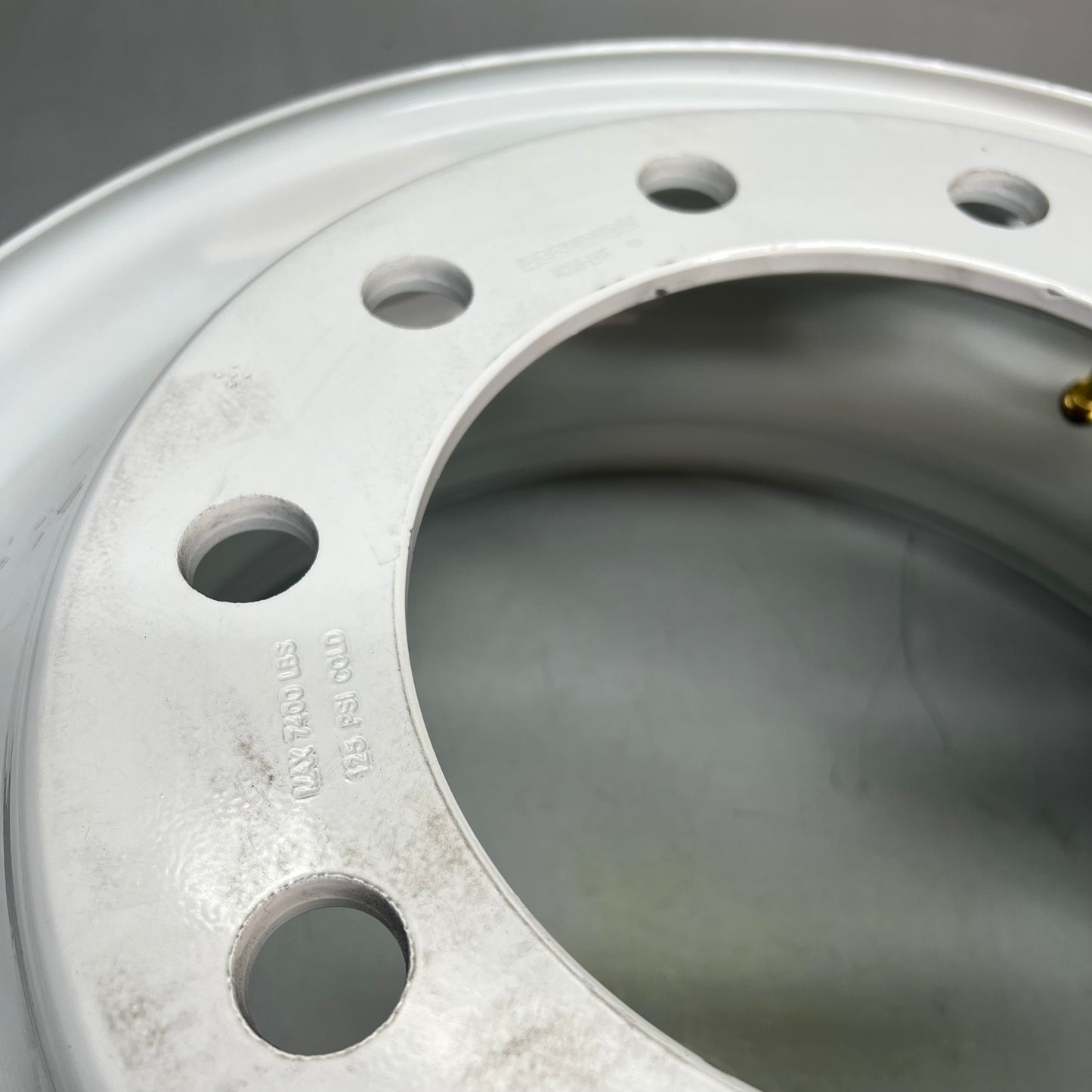 ACCURIDE Accu-Lite Commercial Vehicle Steel Wheel Max 7400lbs 125PSI White 51487