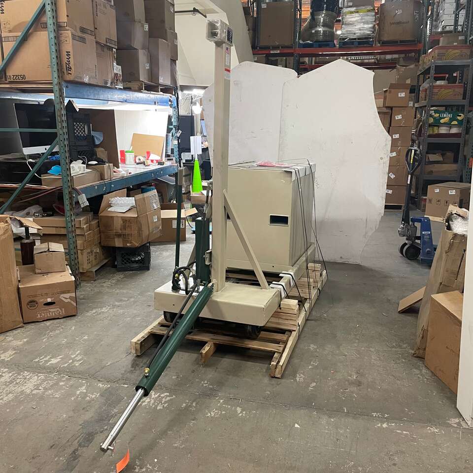 BEECH Design & Manufacturing Counter Weight Crane B-2000CW