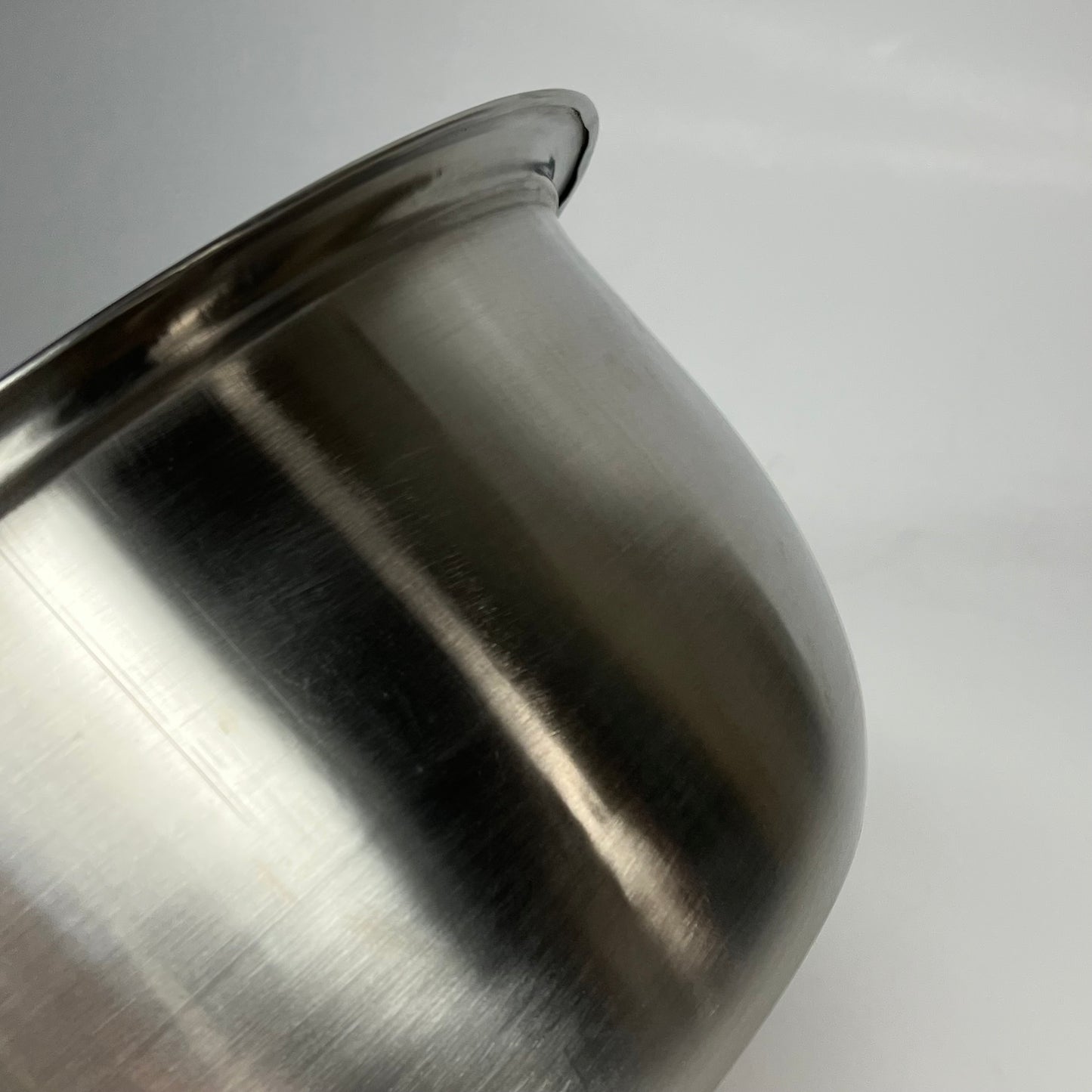 ZA@ Large Stainless Steel Mixing Bowl  22"x22"x8" Silver 616607