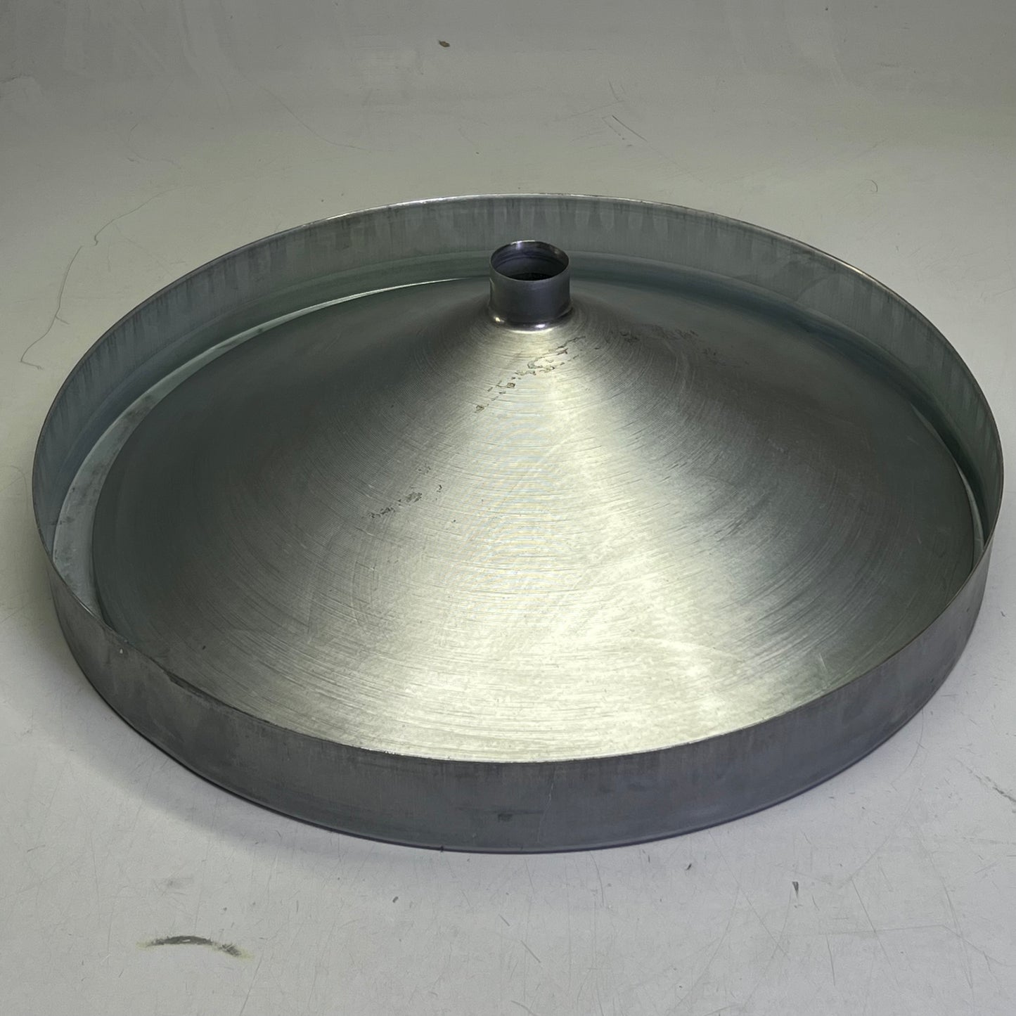 Top Deer Feeder Sz 24"D x 3"H (New Other, Minor Damage)