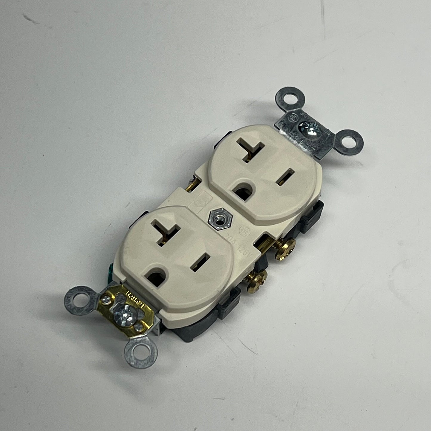 LEVITON (10 PACK) Duplex Receptacle/outlet Commercial Grade 20 Amp White CR20-T
