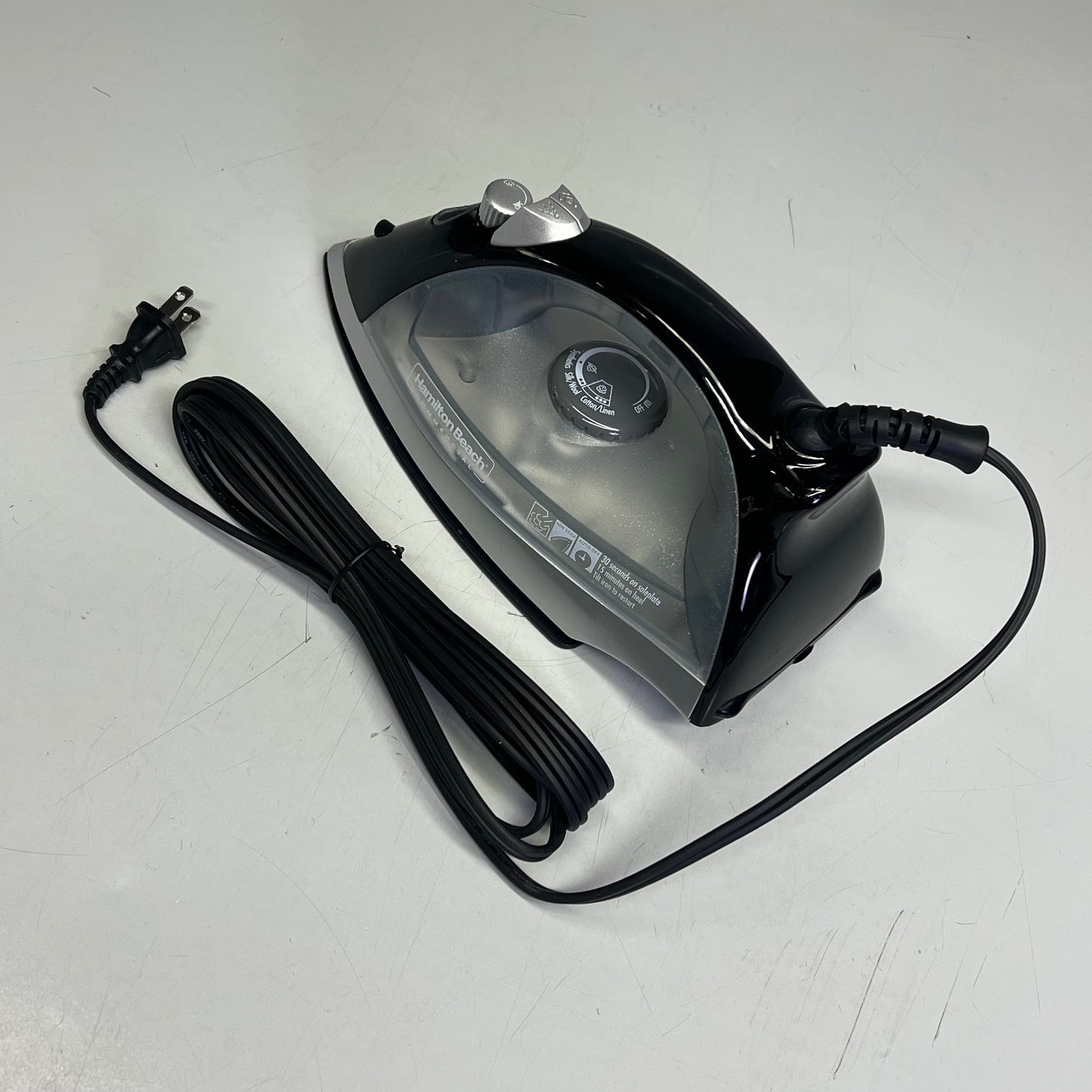 HAMILTON BEACH Lightweight Iron 3-Way Position Sensing Auto Turn Off HIR200B