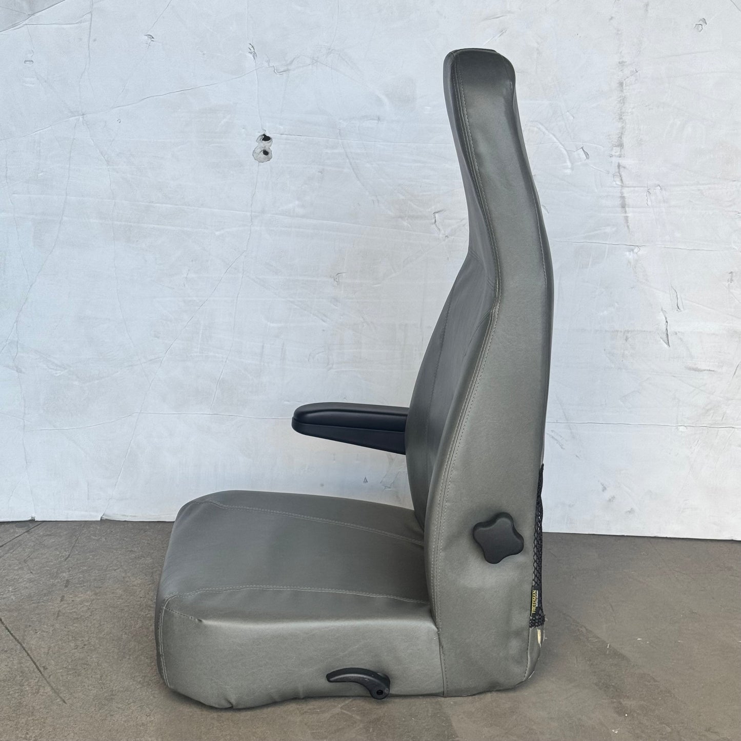 ZA@ FELLOWES Shield Driver Recliner Seat Sz 37”Hx21”Lx20”W, Grey Color (New, Damage Box)