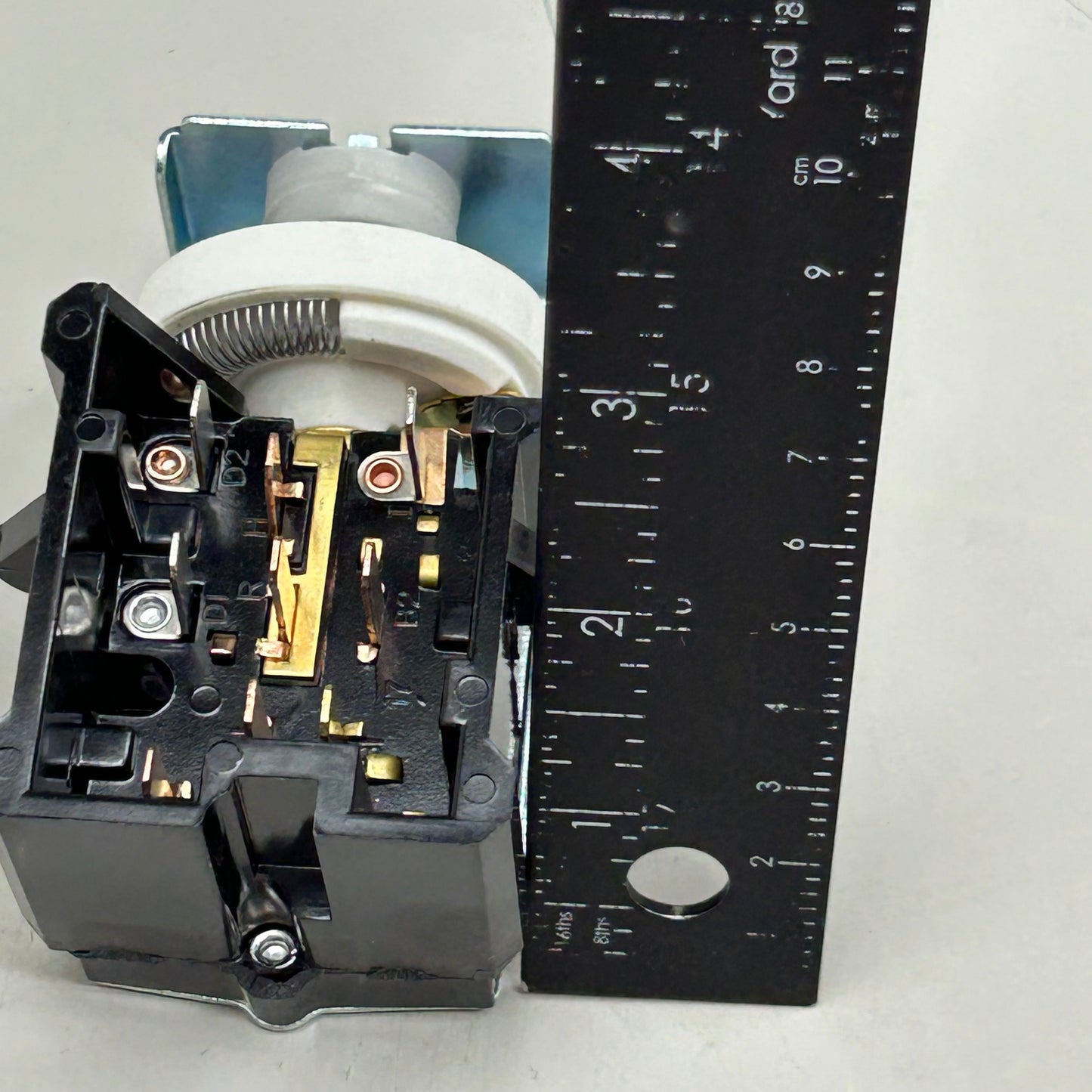 CARQUEST Headlight Switch Interruptor Replacement Part 5251005 (New Other- Slightly Distressed Packaging)