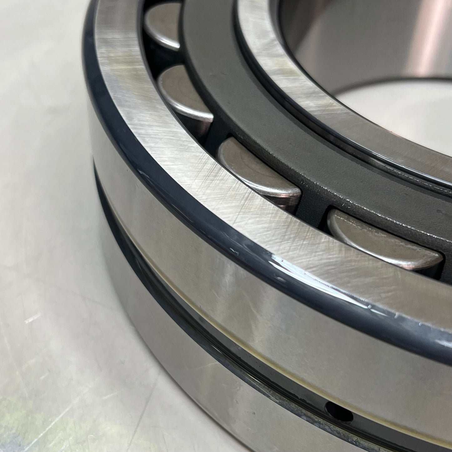 SKF Spherical Roller Bearings 140mm X 250mm X 68mm Silver 22228-CC- W33