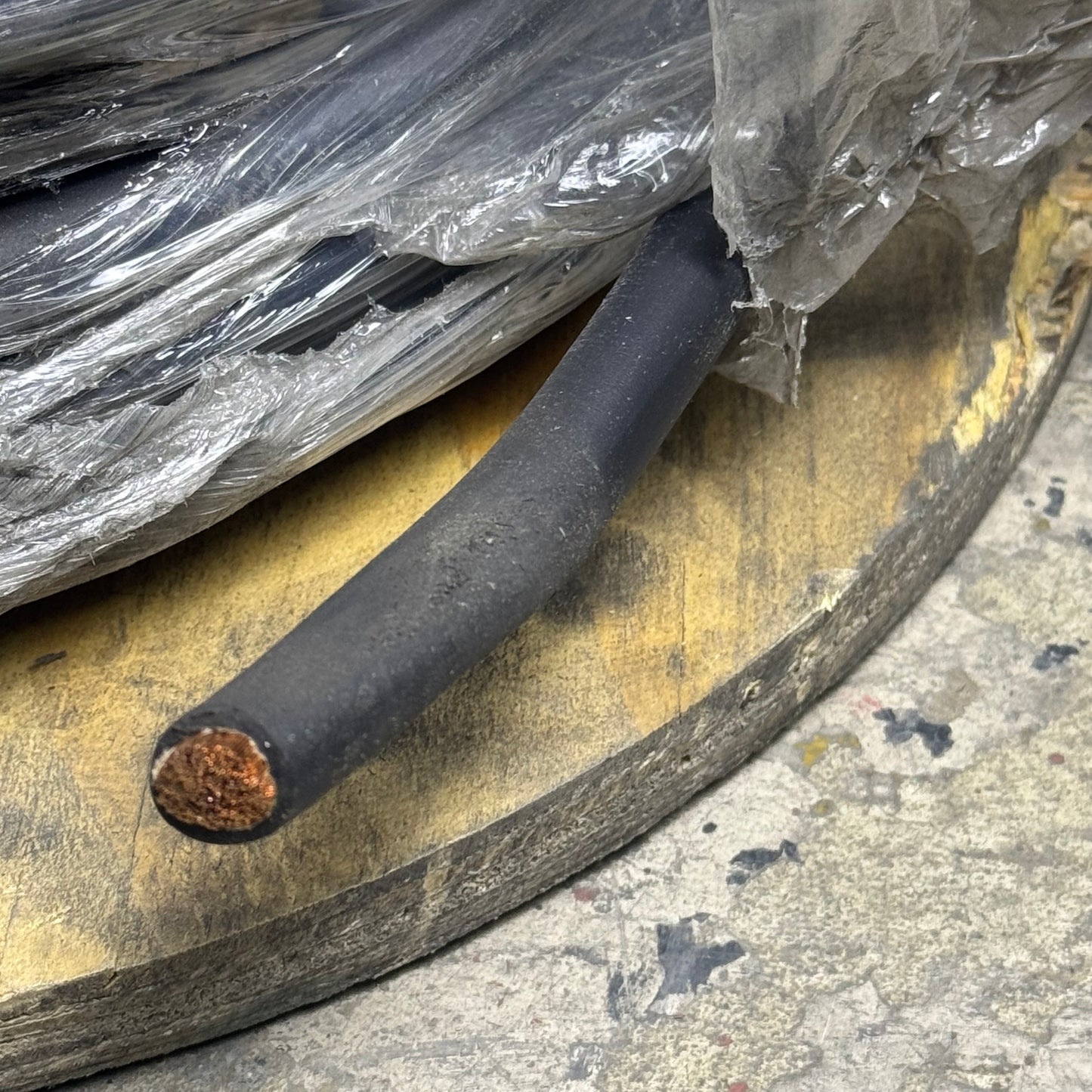 FLEX-A-PRENE Highly Durable Welding Cable 1/0 Versatile 600V 500ft Black 1/0-500