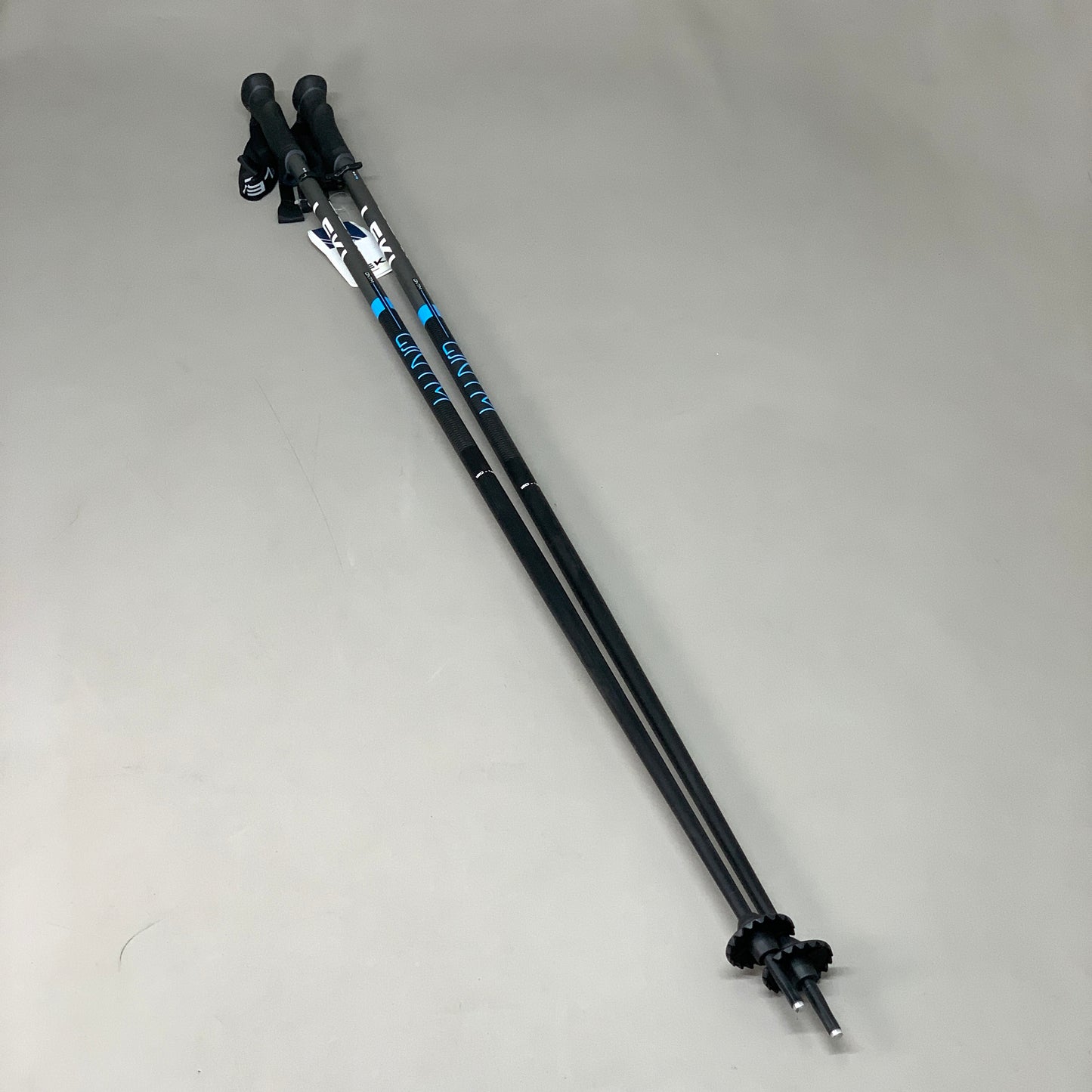 LEKI QNTM Ski Poles Aluminum Evocon 2K Soft 120cm/48in Black & Blue 65346383120