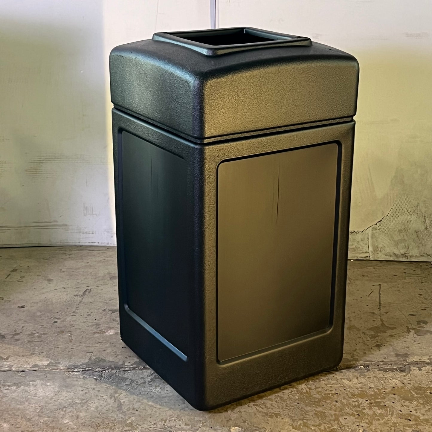 COMMERCIAL ZONE 28 Gallon Islander Series Black Harbor Square 1 Trash Can with Towel Dispenser, 755101