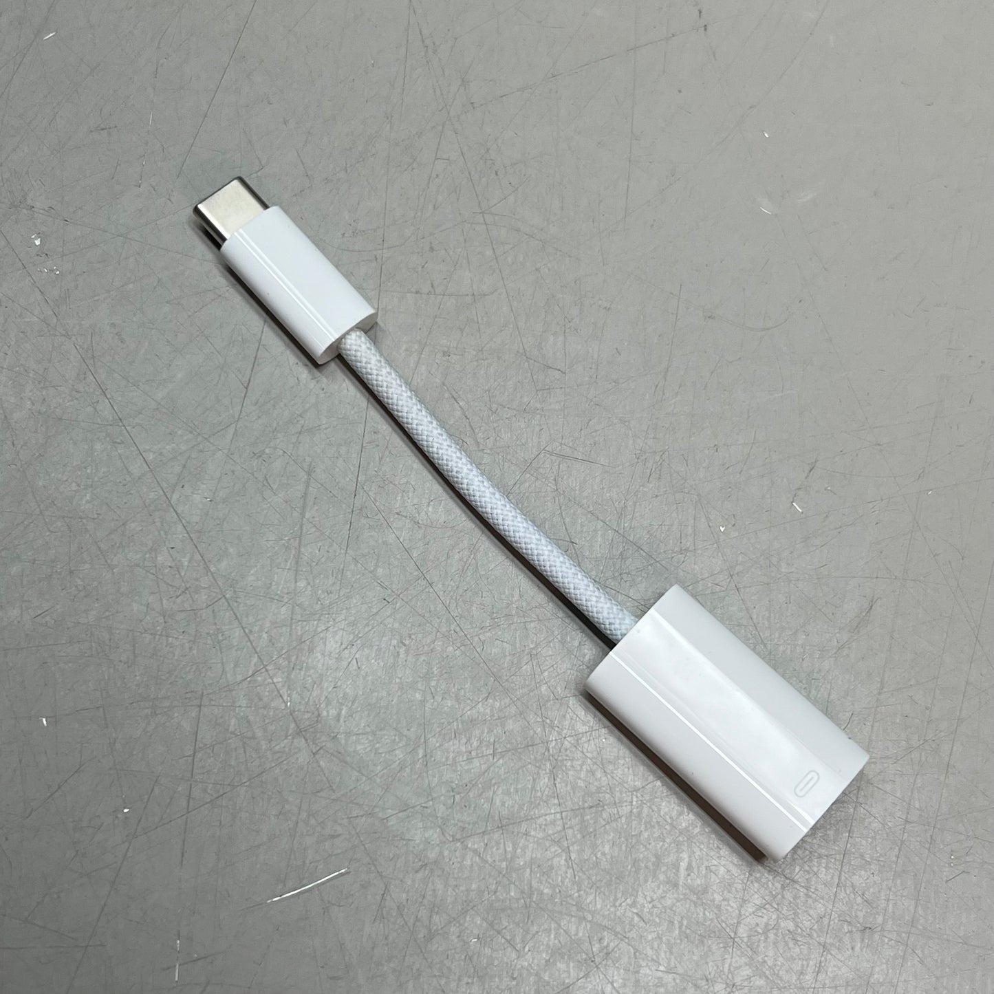 APPLE Fast Charging USB-C To Lightning Adapter 1 Ft White 057-00-2871 (Return)