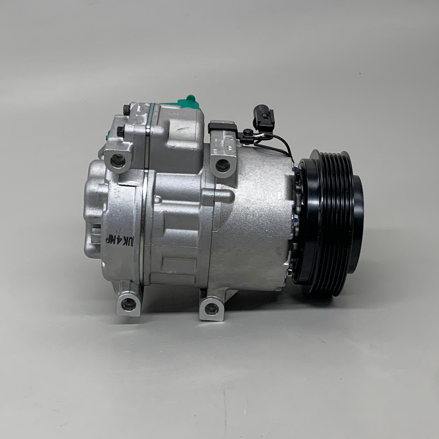 DENSO A/C Compressor With Clutch Silver/Black/Green 27722 471-6042