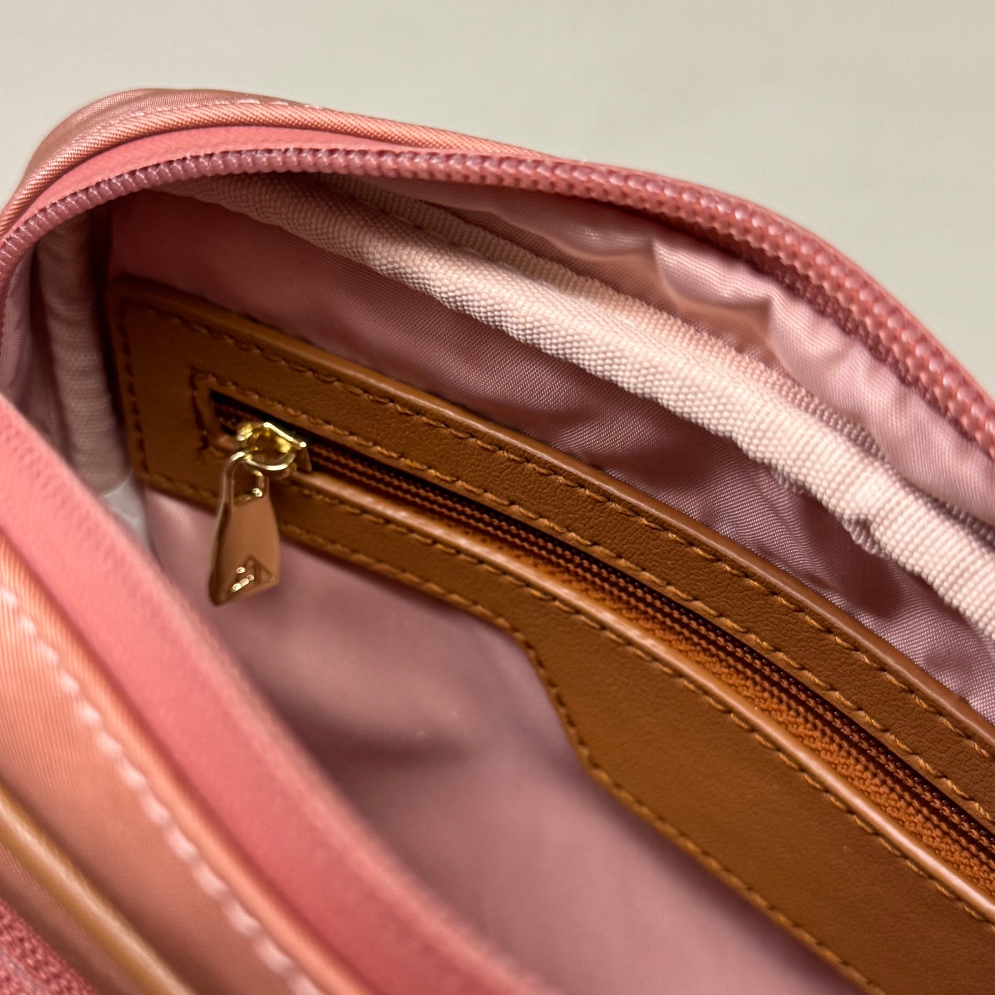 ARDEN COVE Crissy Full Crossbody Nylon Anti-theft Bag Dusty Pink W/ Locking Clasp Straps (New Without Tags)