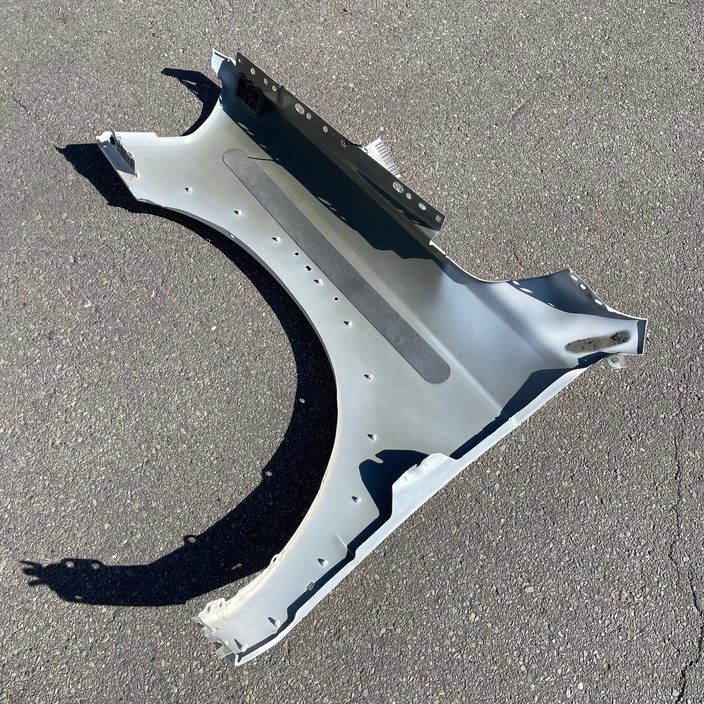 ZA@ Pallet of DODGE Front Right Fender for Ram Truck White (AS-IS)