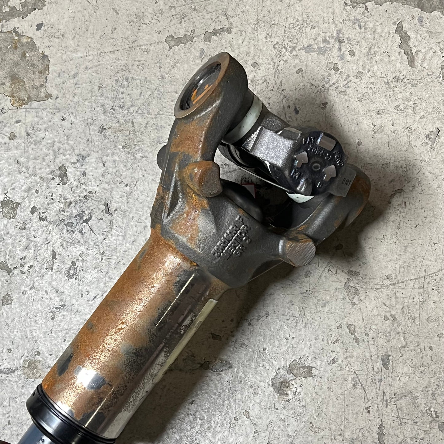 MERITOR RPL20 Genuine Tandem Interaxle Drive Shaft 20RHS003B043 (Used-Rusty)