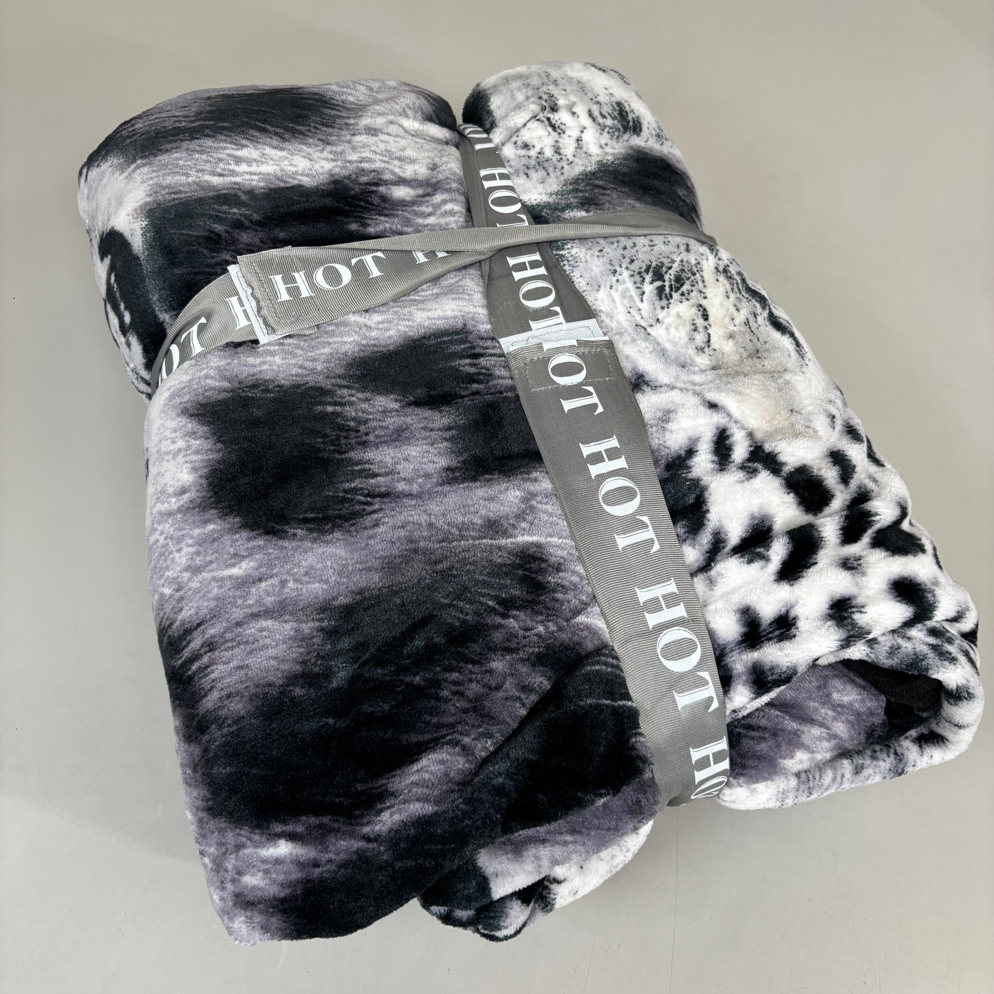 HOT Super Soft Fleece Blanket Snow Leopard Pattern One Size (Full Size) White/Grey
