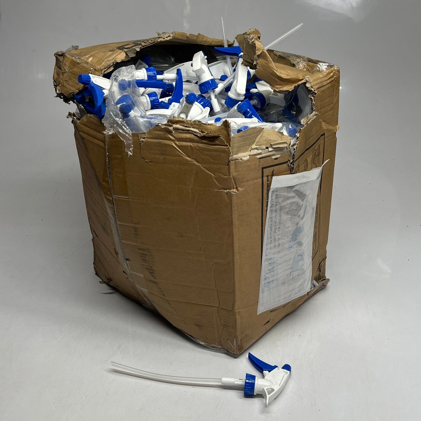 ZA@ TOLCO (260 PACK) Spray Bottle Nozzles 11" Blue/White/Clear 046012-00